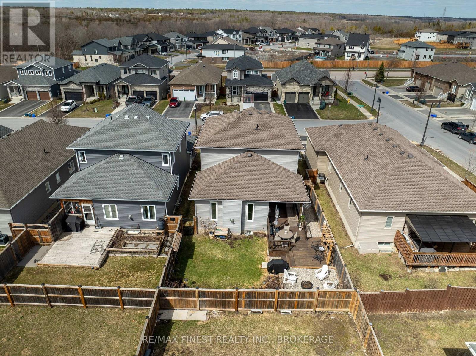 1298 CARFA CRESCENT — photo 40