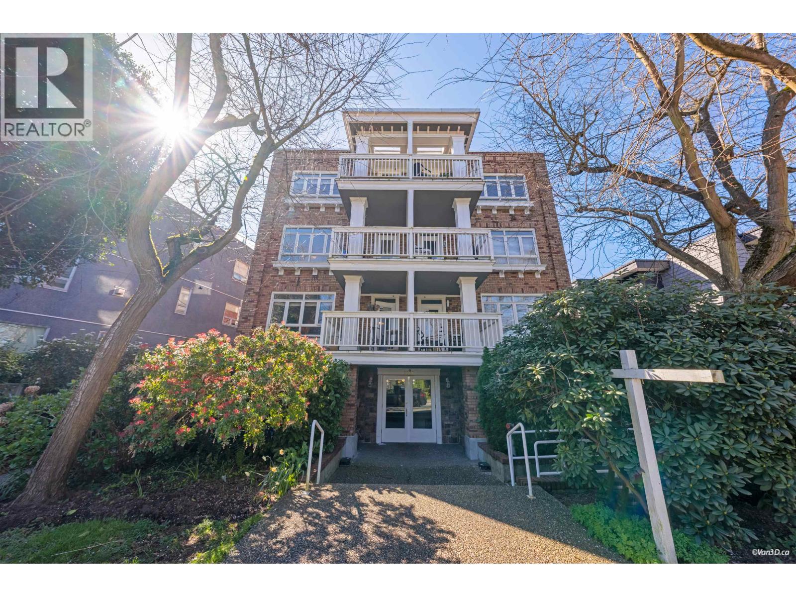 202 2036 YORK AVENUE