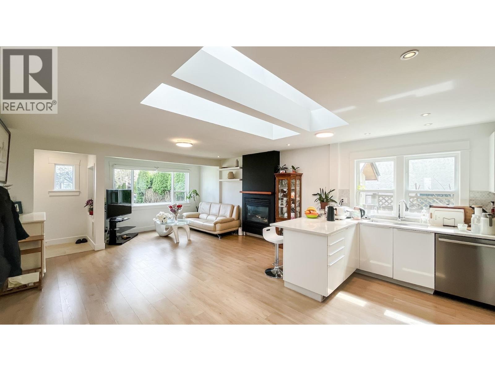931 SPERLING AVENUE, Burnaby