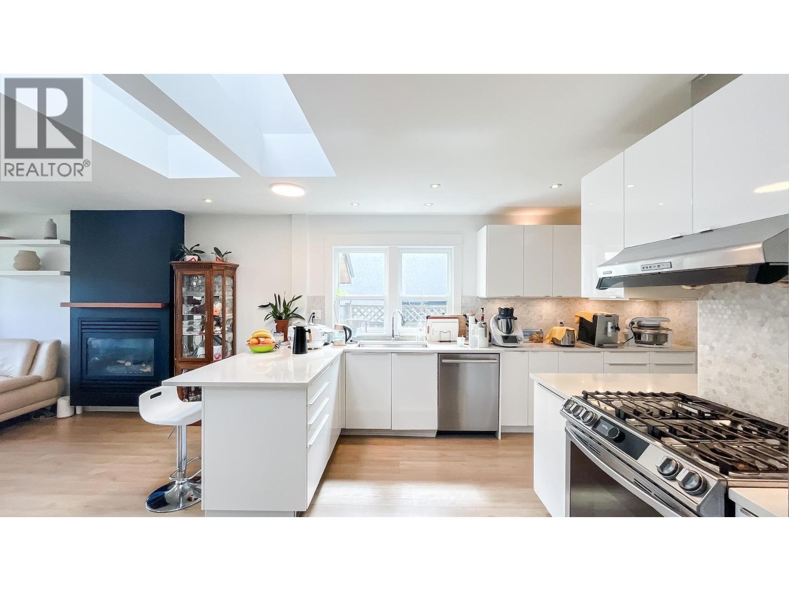 931 SPERLING AVENUE, Burnaby
