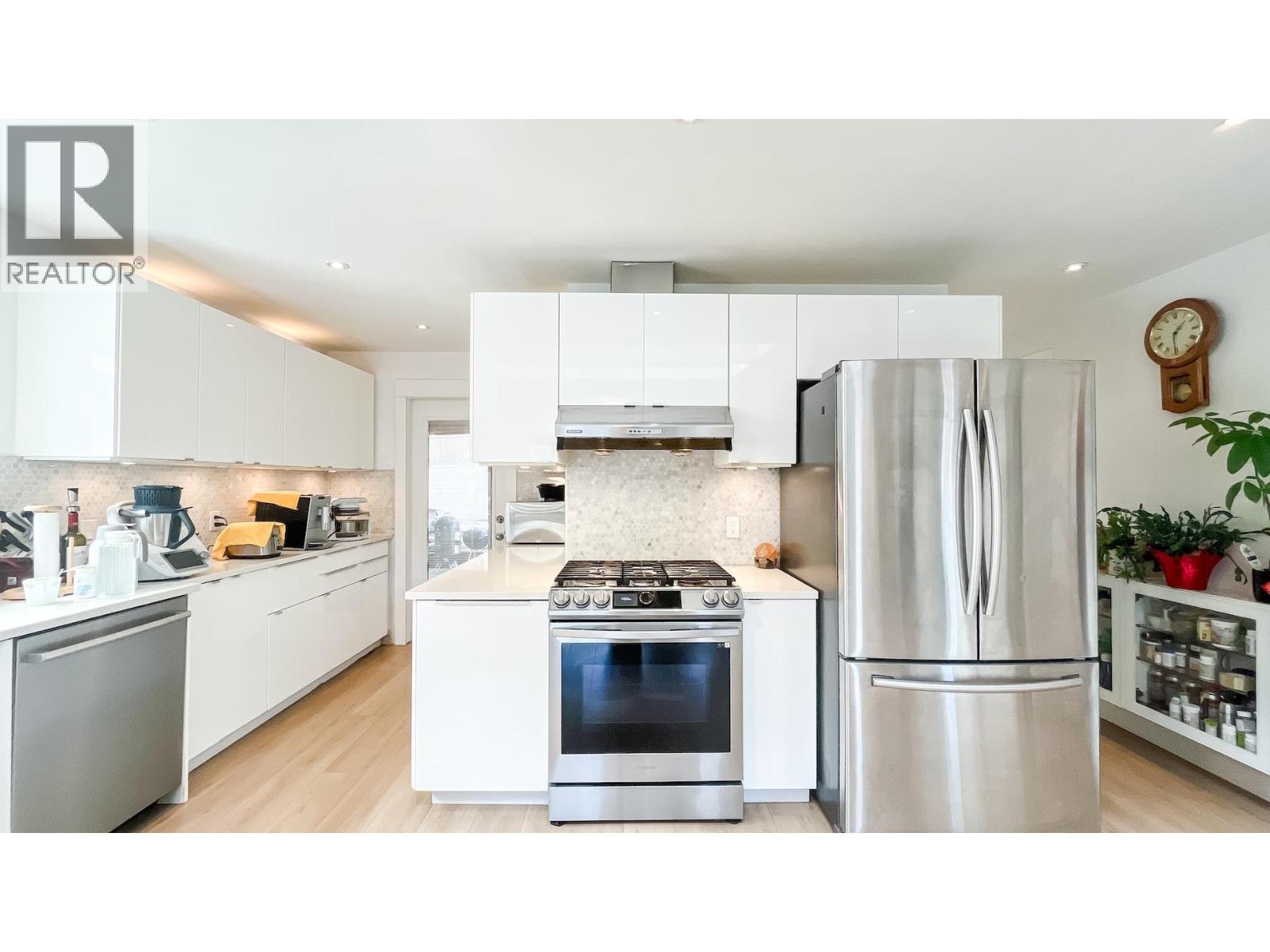 931 SPERLING AVENUE, Burnaby