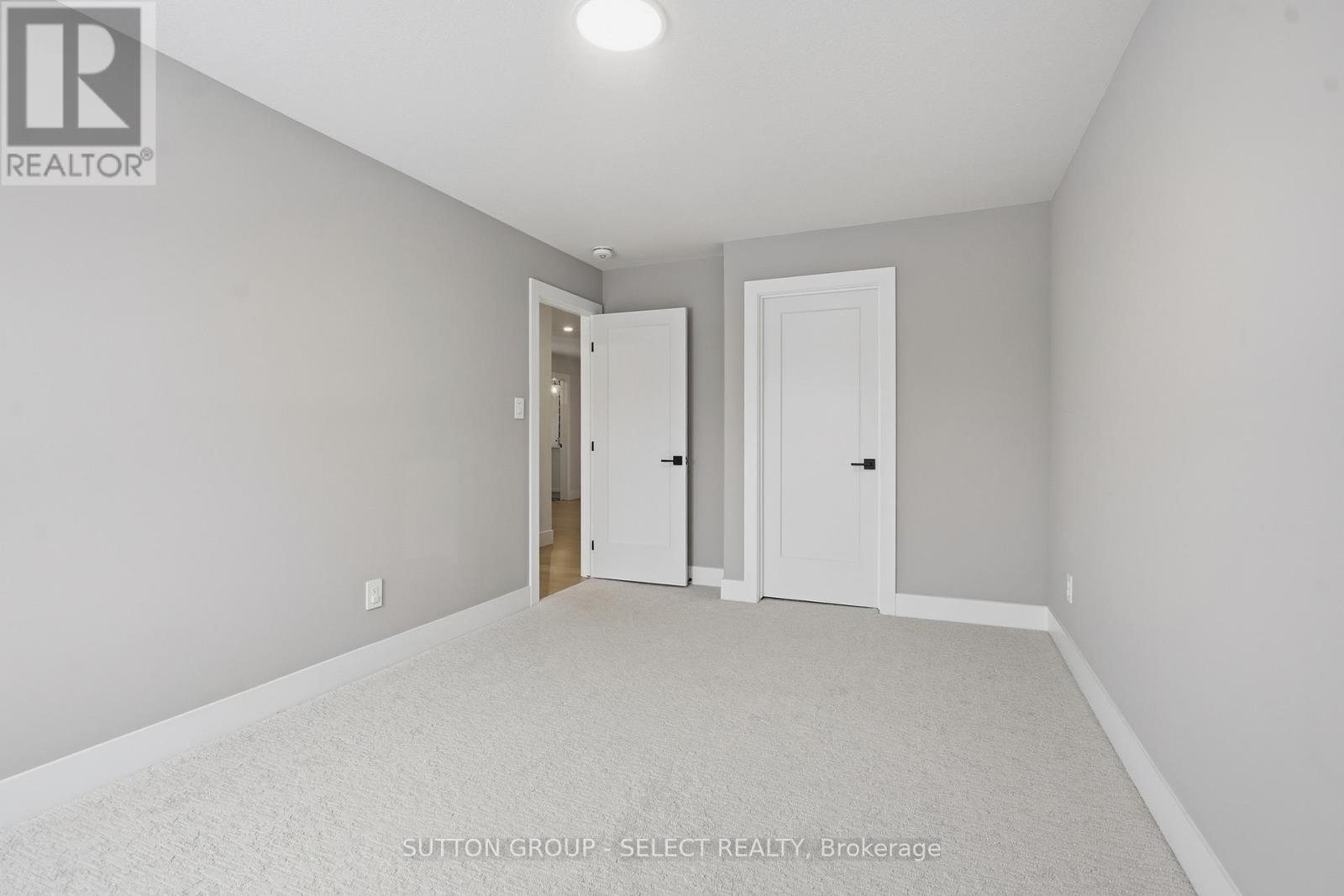 1886 FOUNTAIN GRASS DRIVE Property Photo