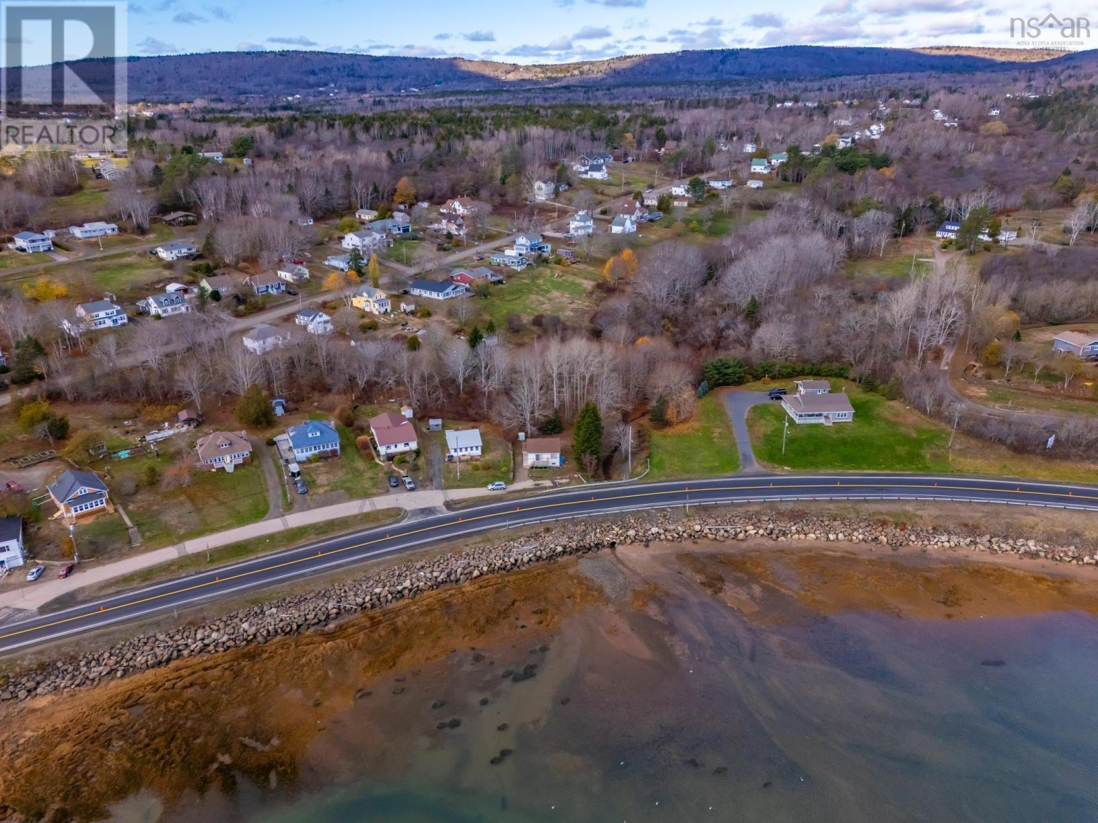 Property 28 of 29 of 15 Shore Road