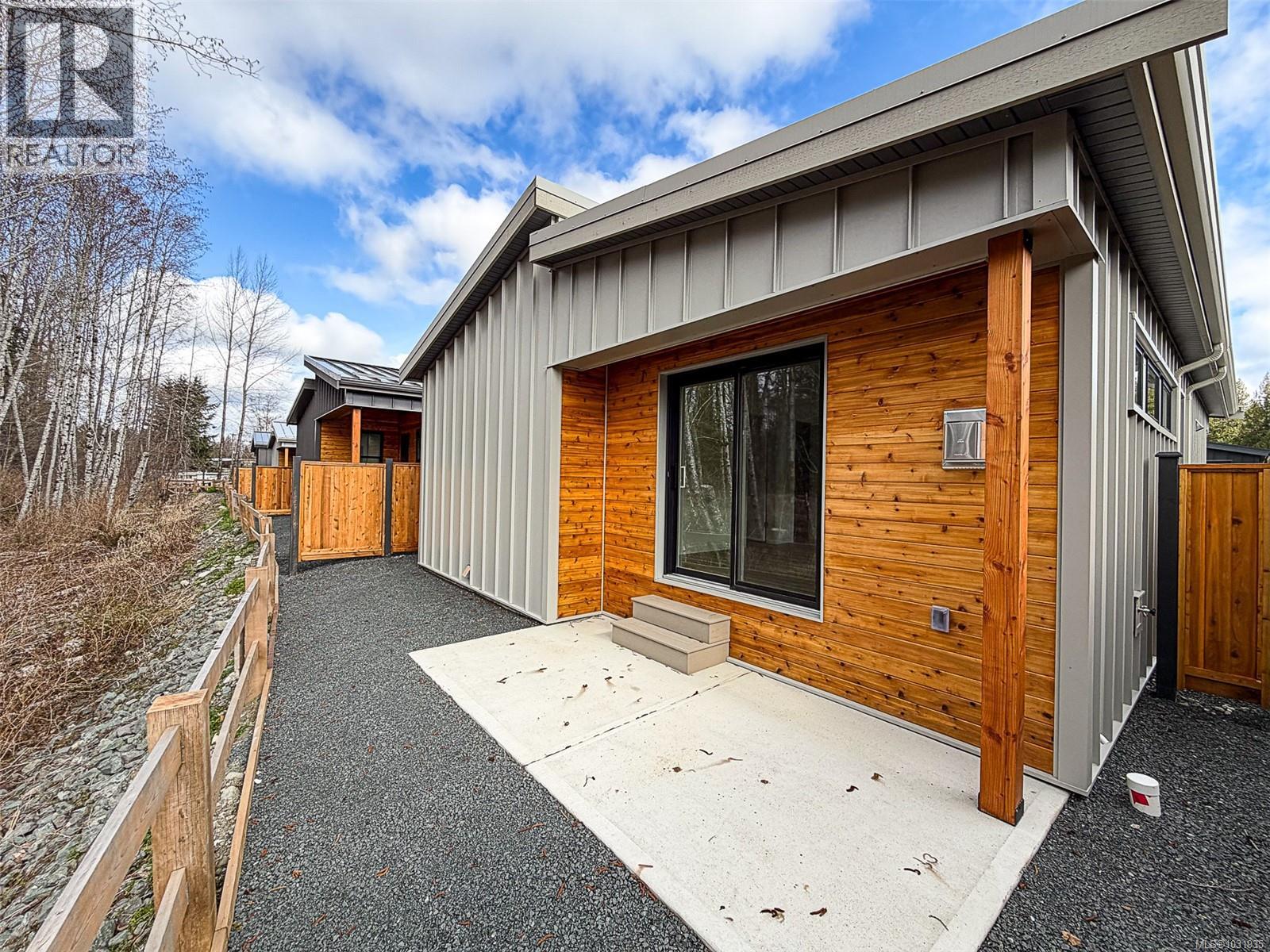 #35 3025 Royston Rd - 2