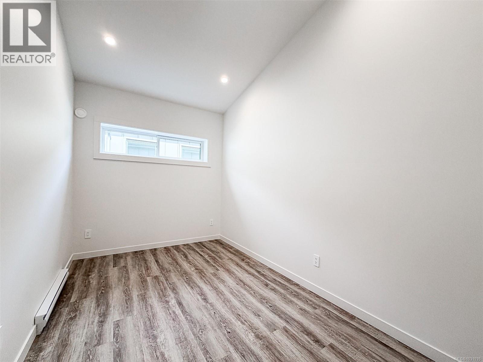 #35 3025 ROYSTON RD - 13