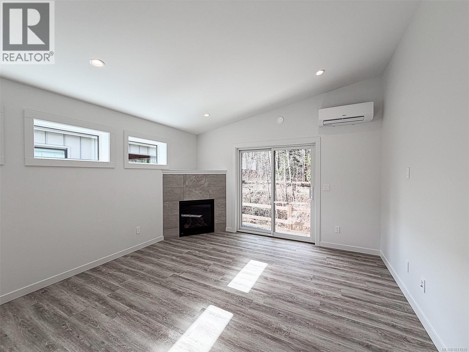 #35 3025 ROYSTON RD - 8