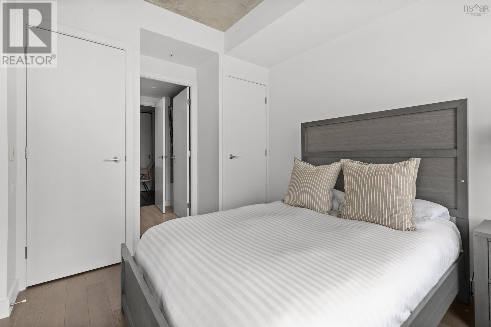 Property 32 of 47 of 503 1048 Wellington Street