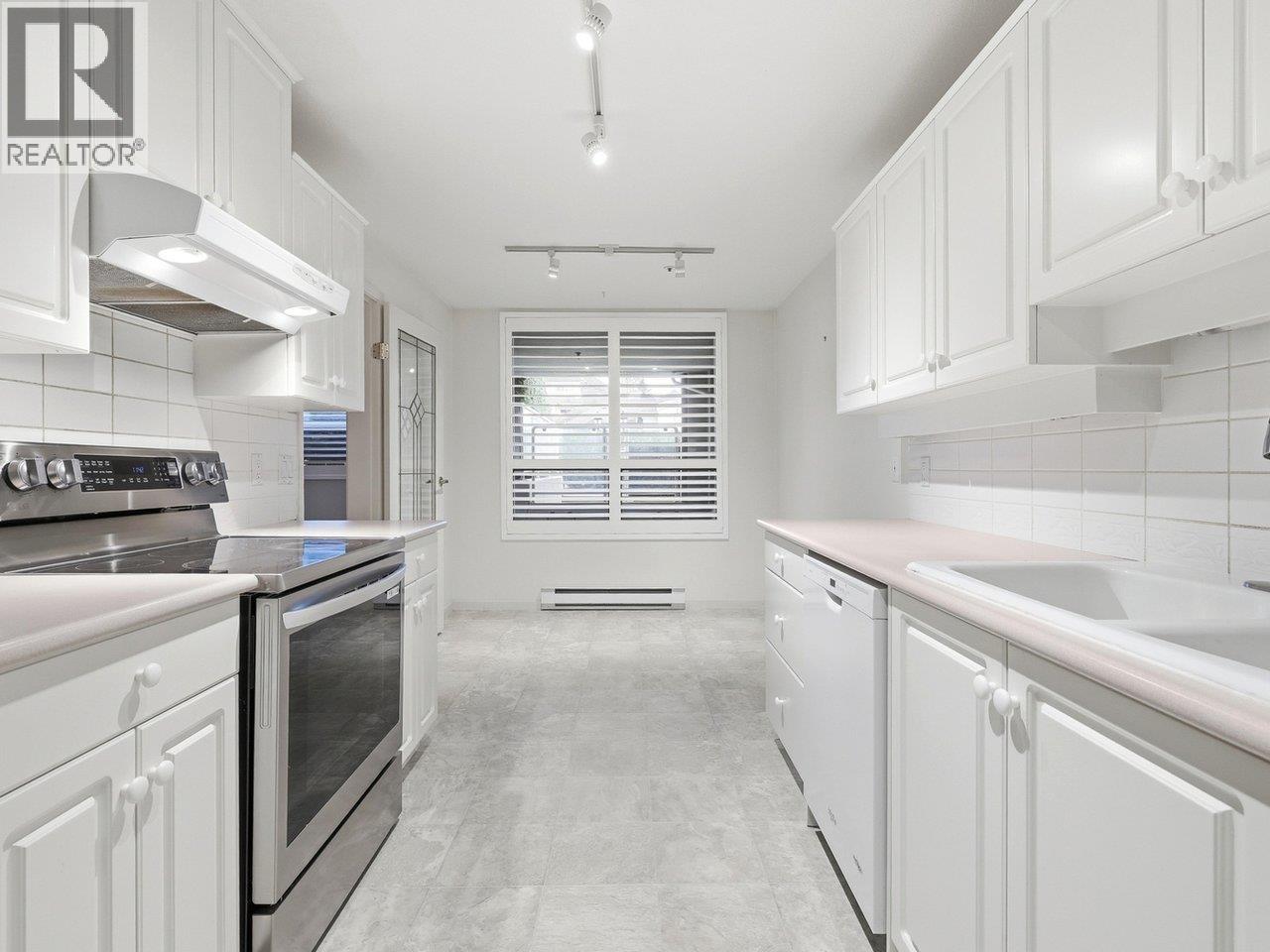 #101N-1100 56 Street, Delta