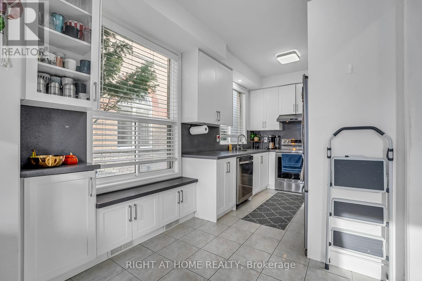 89 CORNELL PARK AVENUE - 14