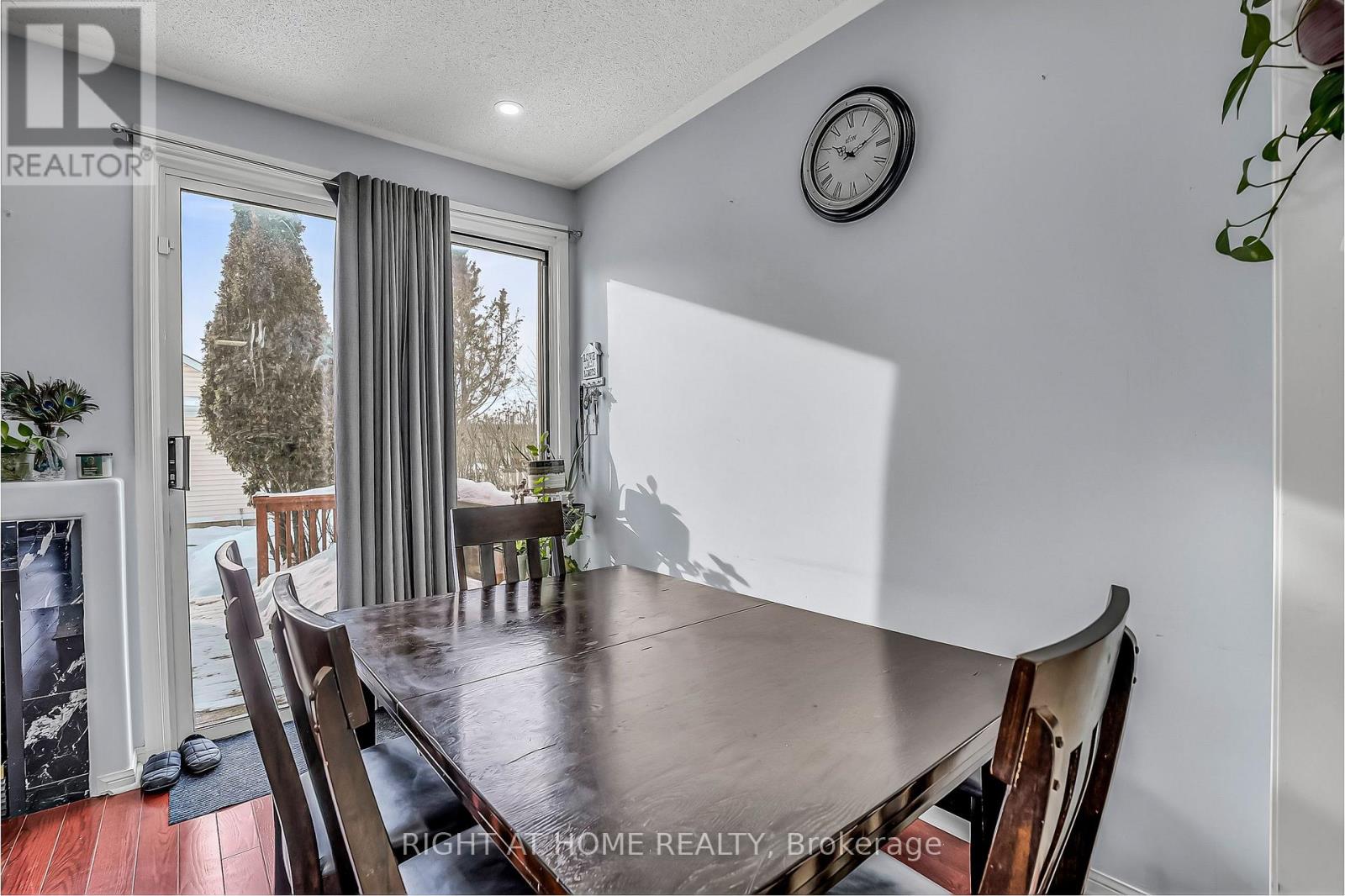 89 CORNELL PARK AVENUE - 16
