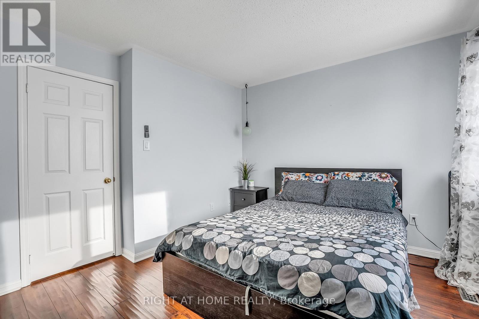 89 CORNELL PARK AVENUE - 27