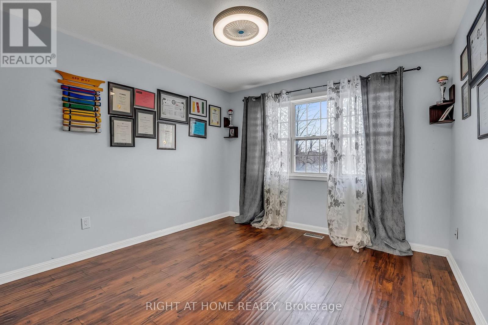 89 CORNELL PARK AVENUE - 32