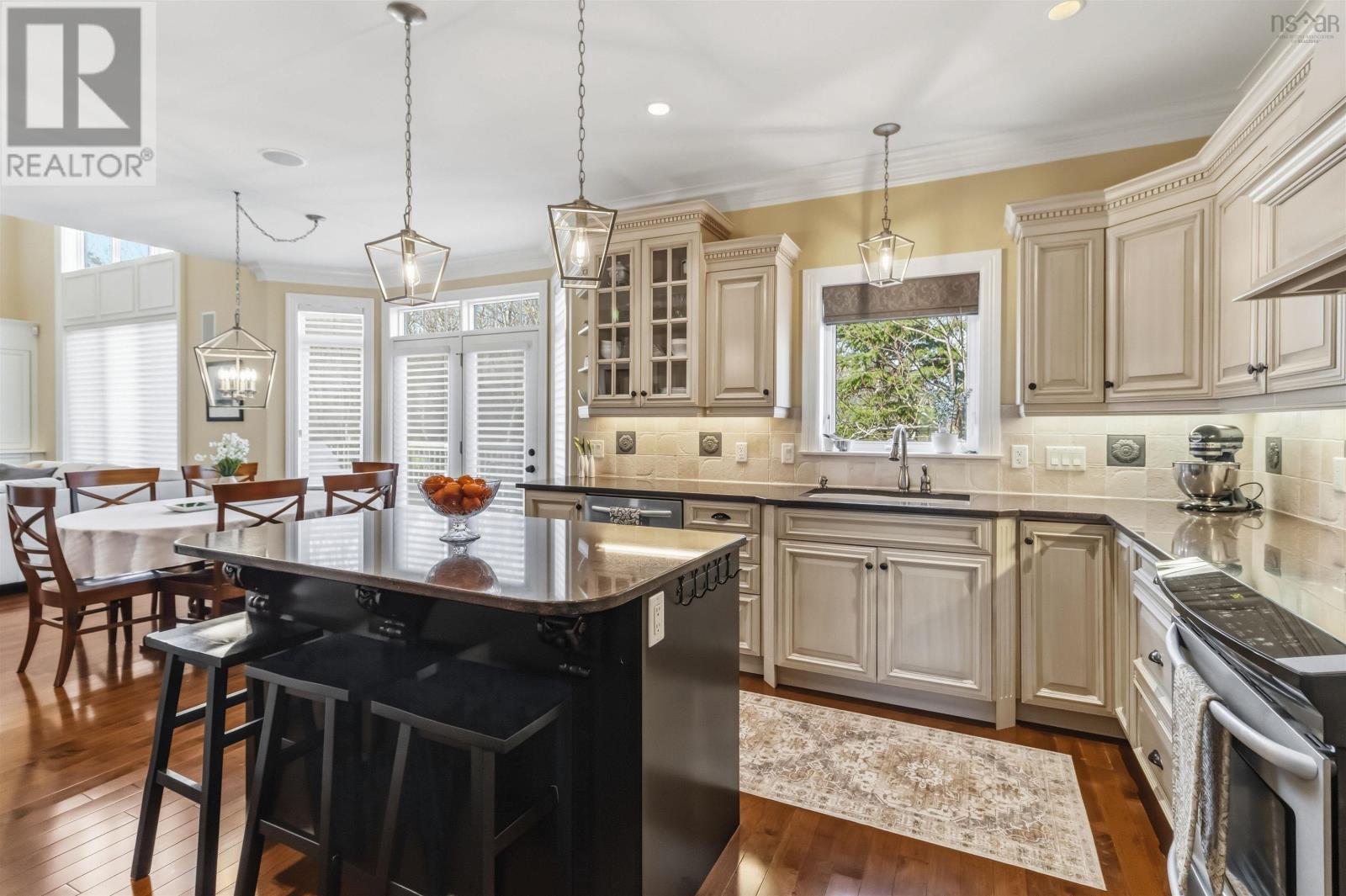 Property 14 of 49 of 53 White Glove Terrace