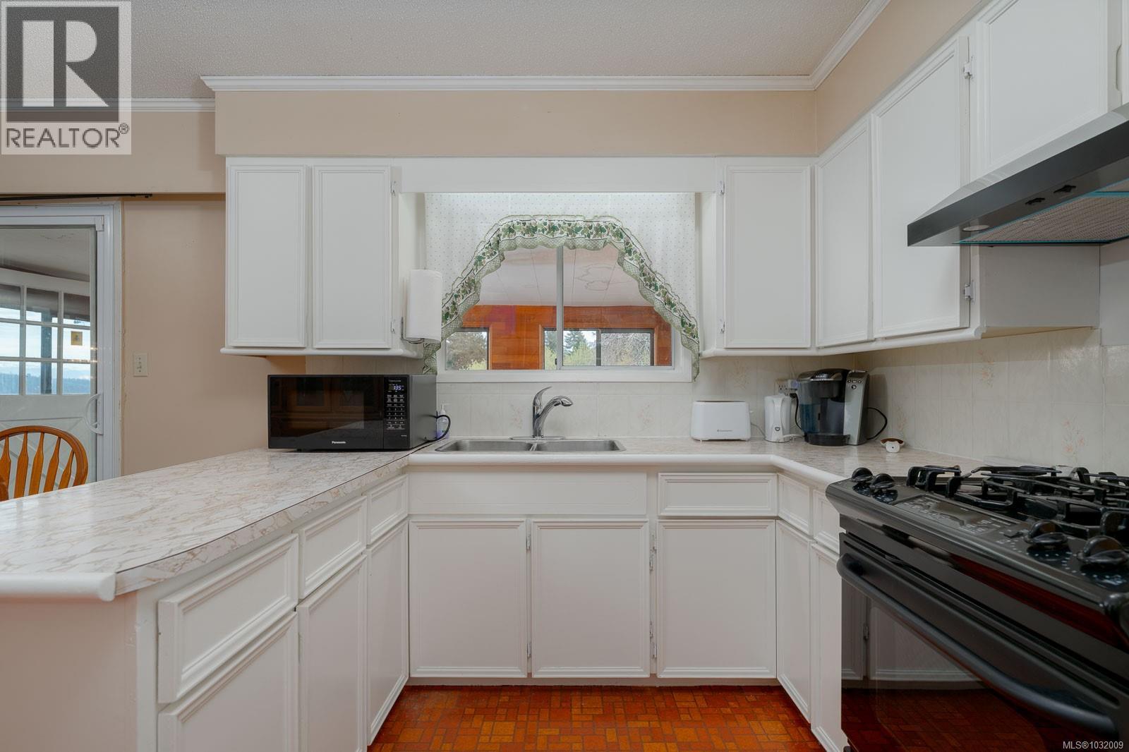 2183 MOTION DR - Image 3