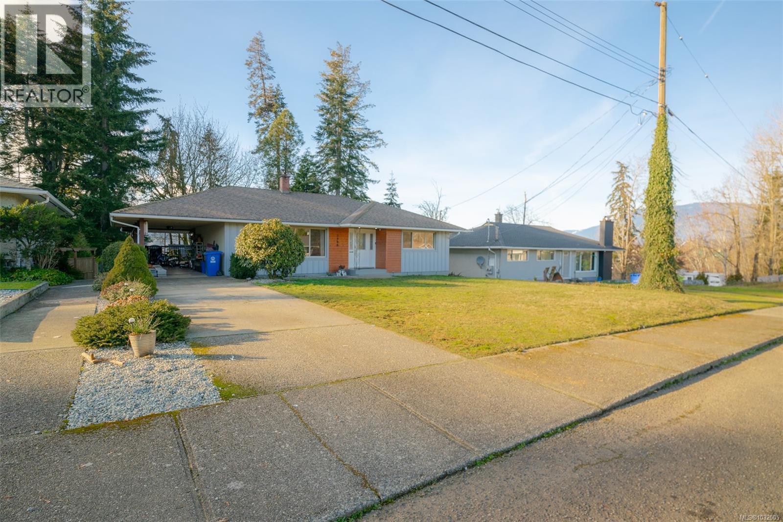3988 3rd Ave - 1