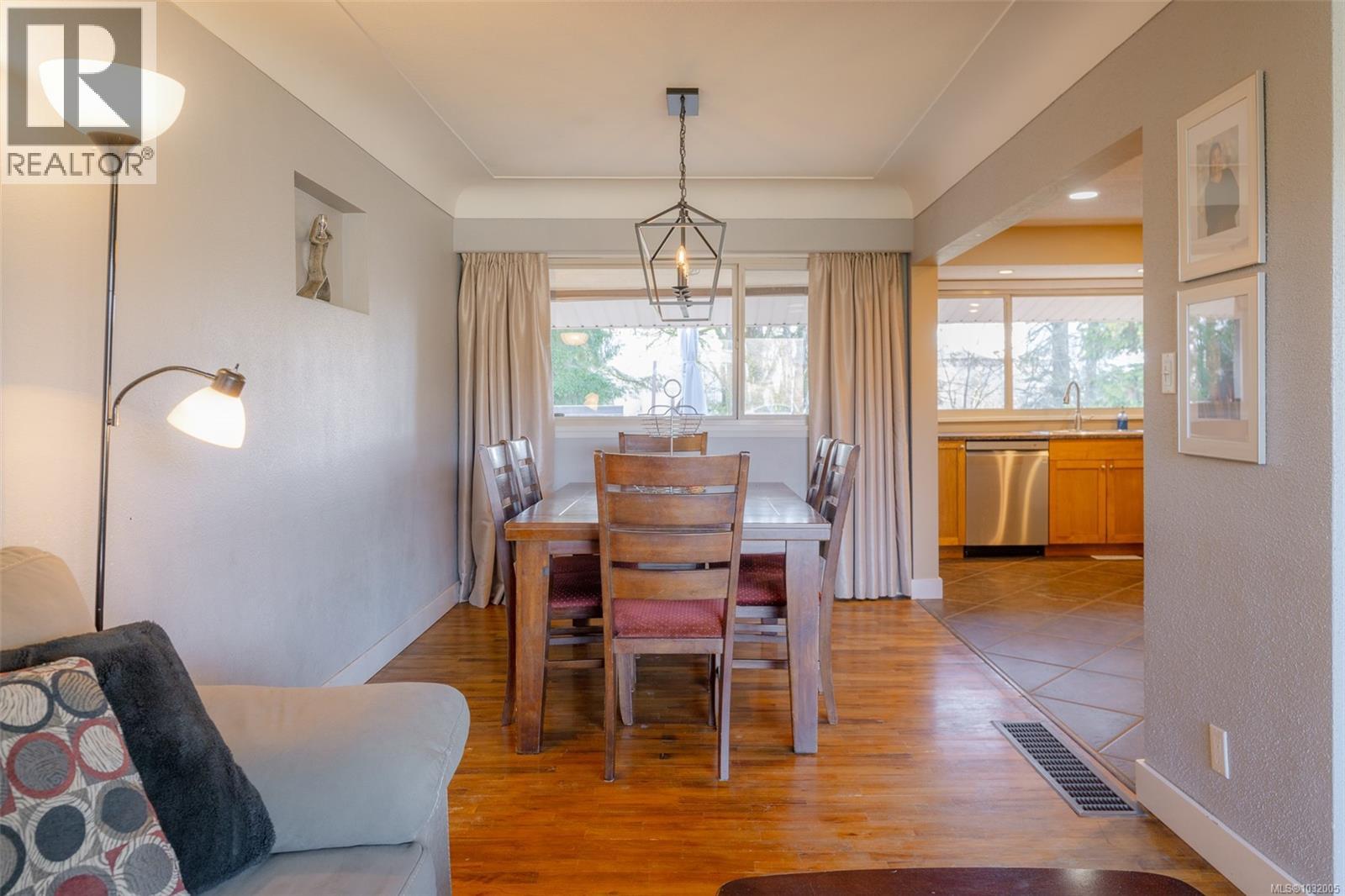 3988 3rd Ave - 10