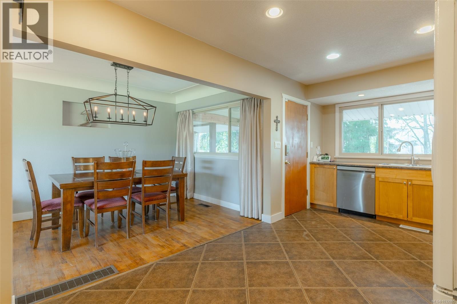 3988 3rd Ave - 15