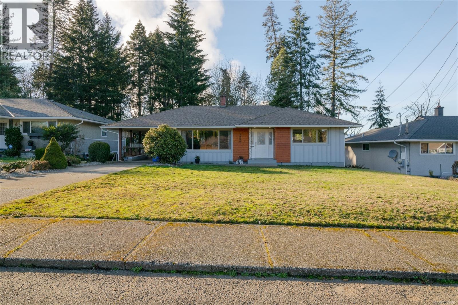 3988 3rd Ave - 3