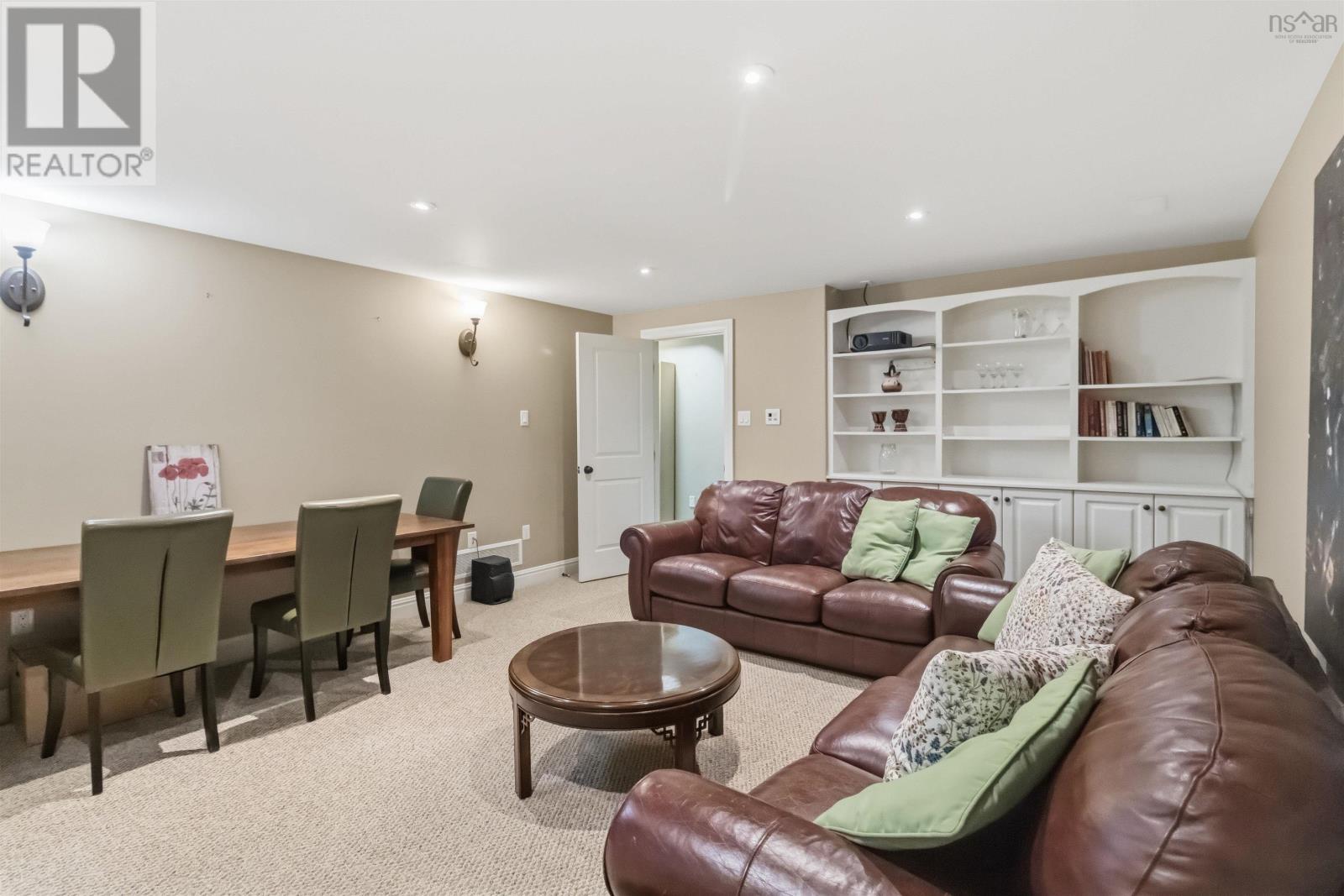 Property 43 of 49 of 53 White Glove Terrace