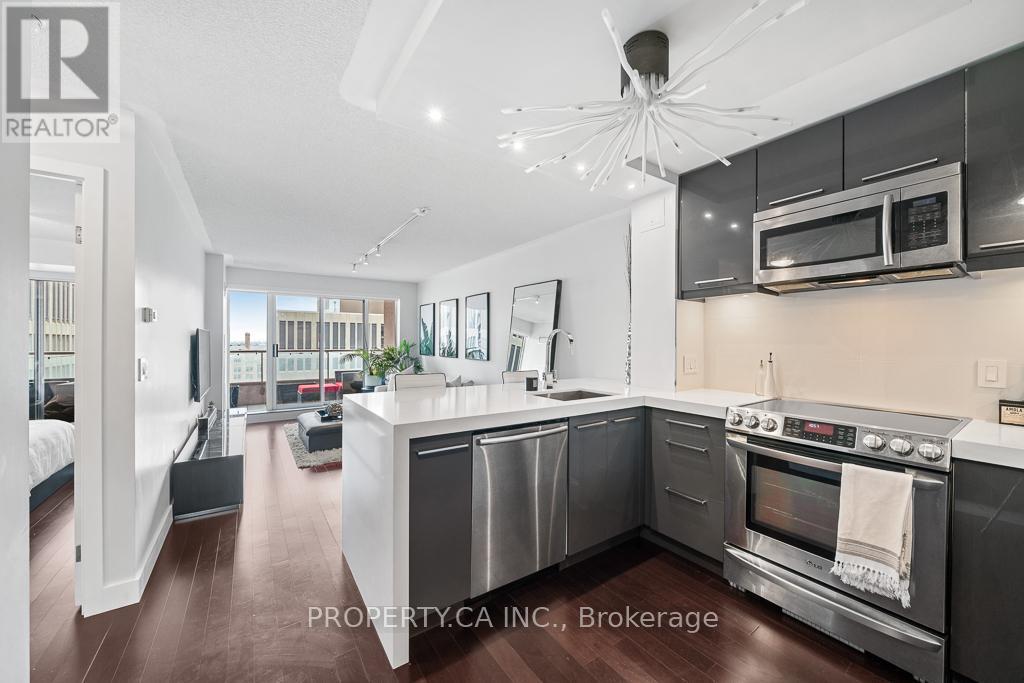 1503 - 909 BAY STREET