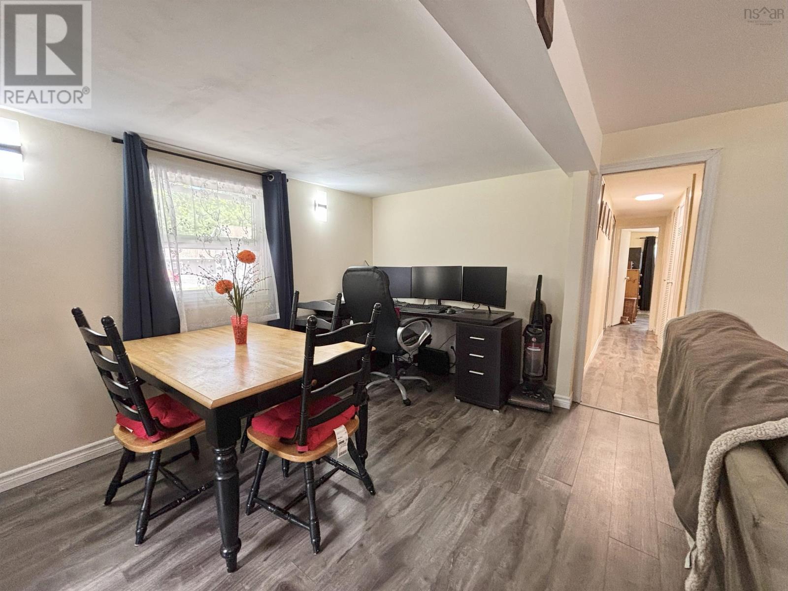 Property 7 of 47 of 8 Paddock Lane