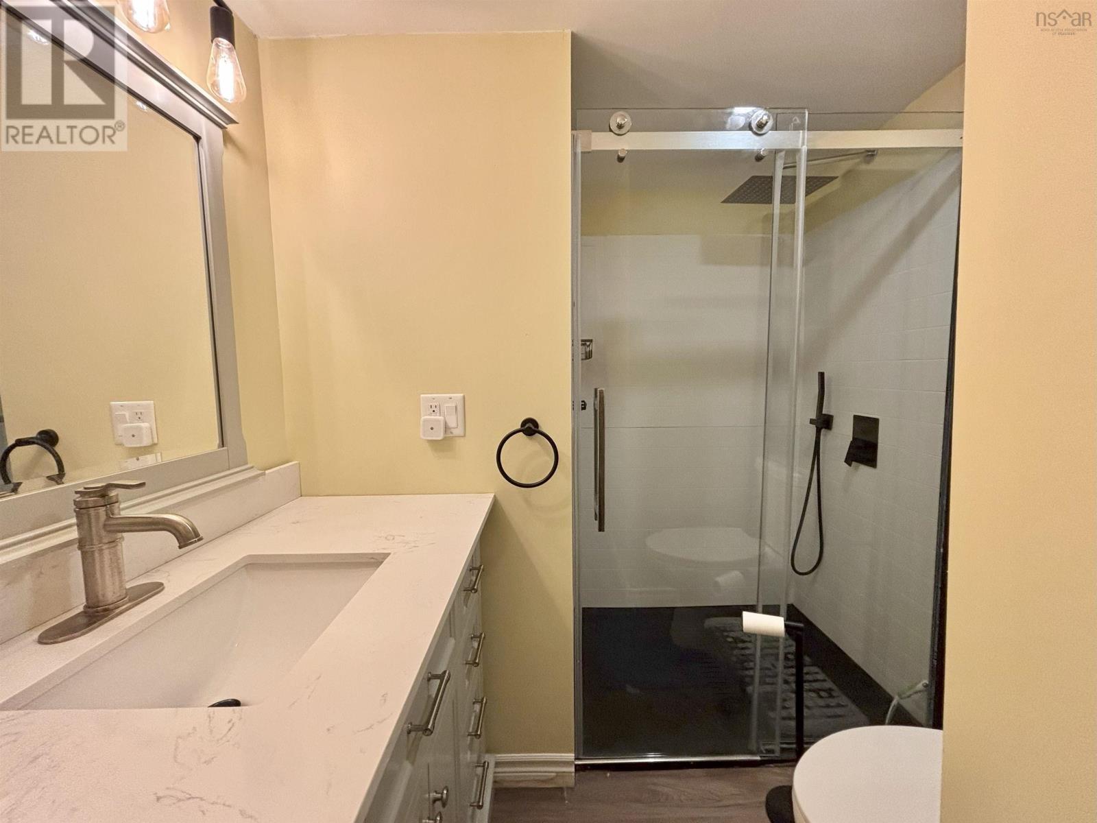 Property 27 of 47 of 8 Paddock Lane