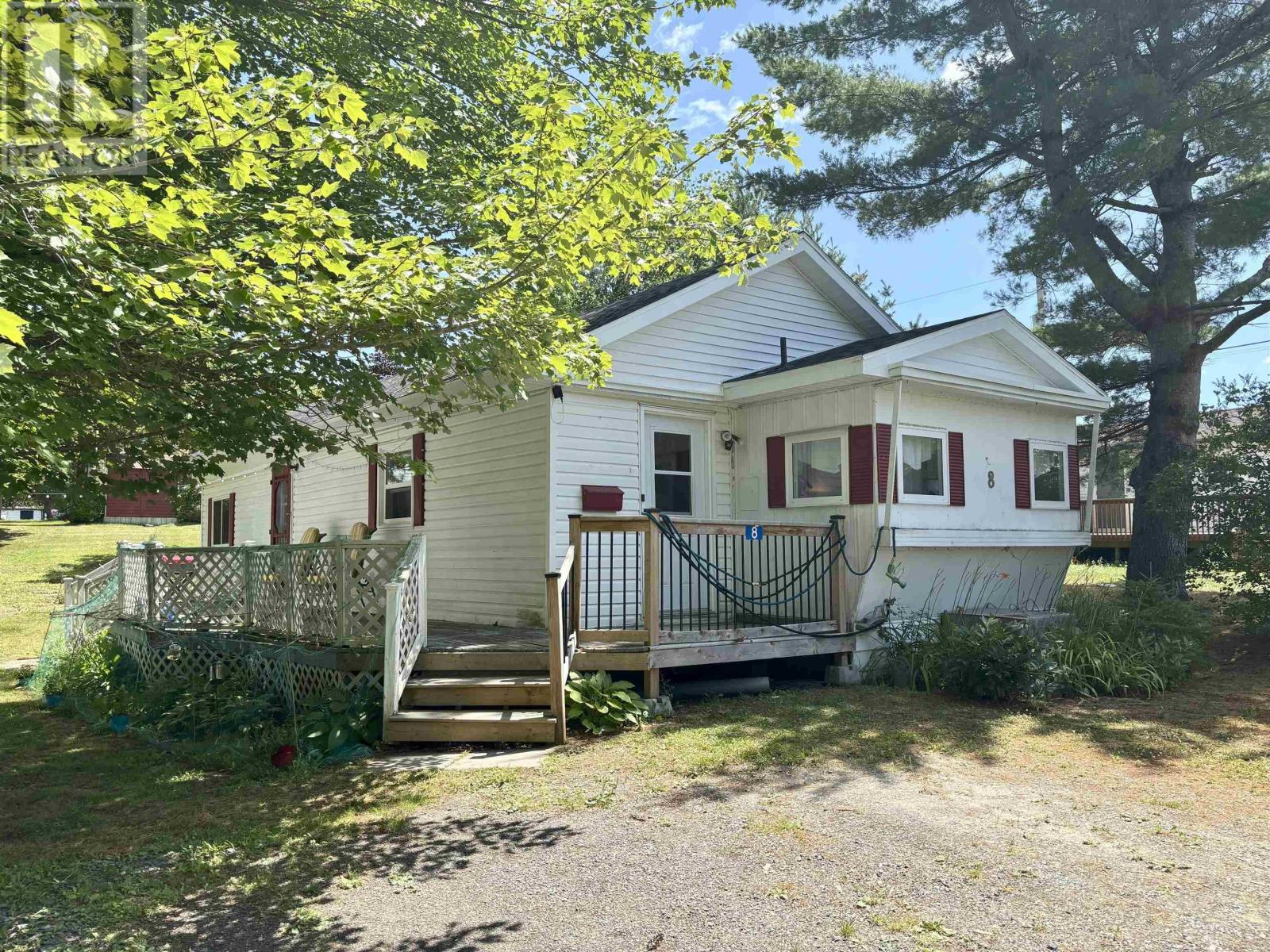 Property 2 of 47 of 8 Paddock Lane