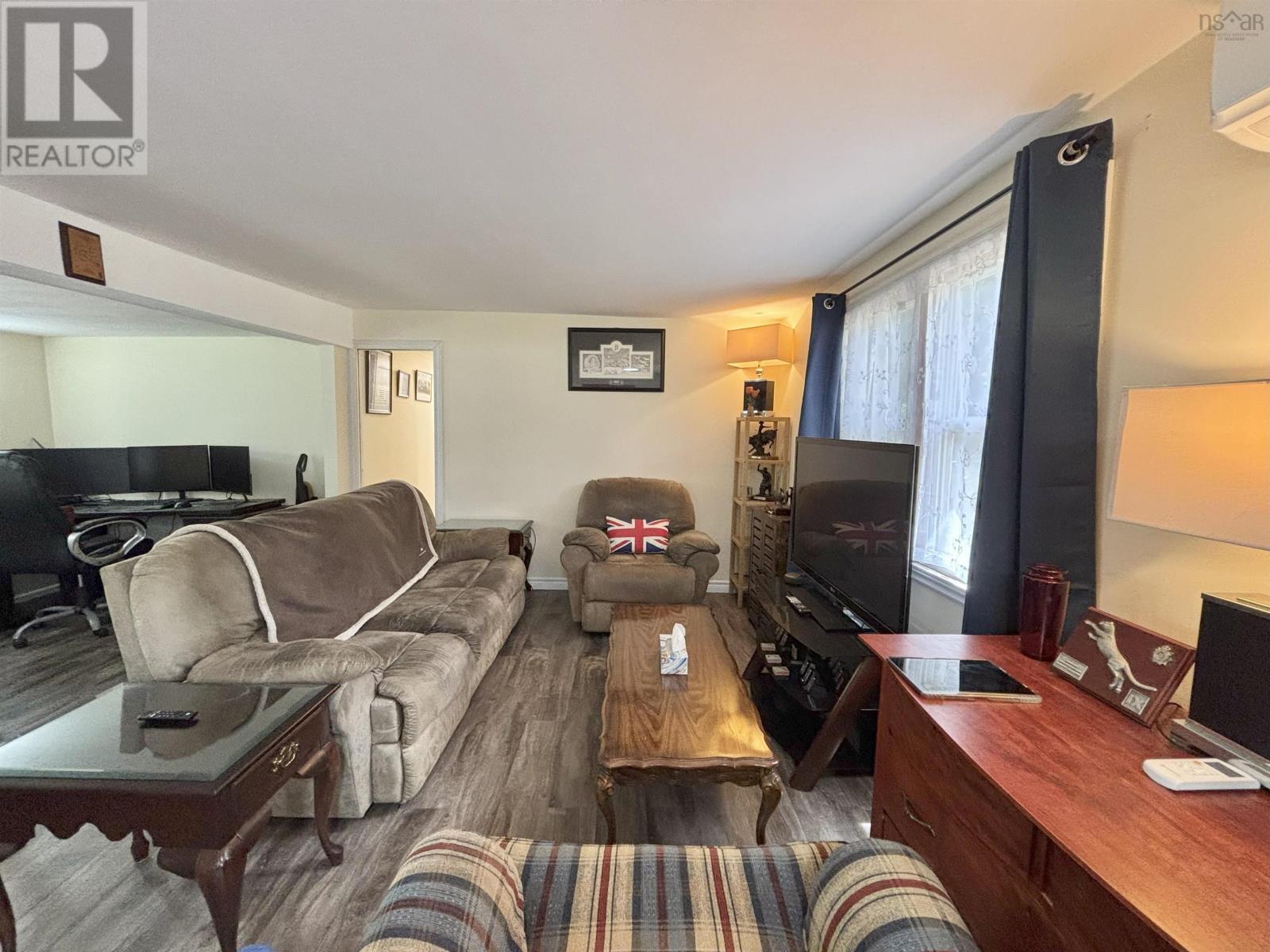 Property 20 of 47 of 8 Paddock Lane