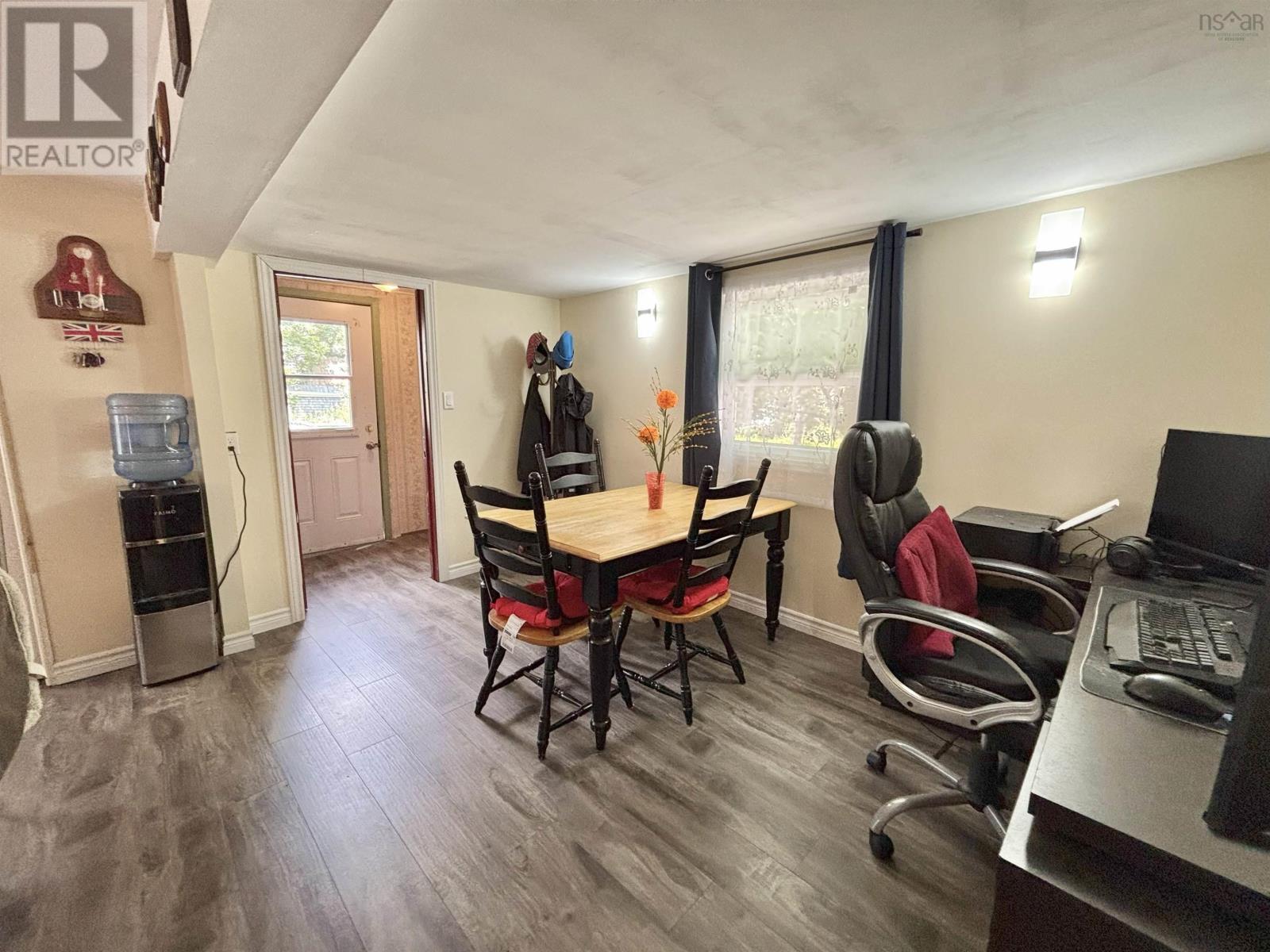 Property 8 of 47 of 8 Paddock Lane