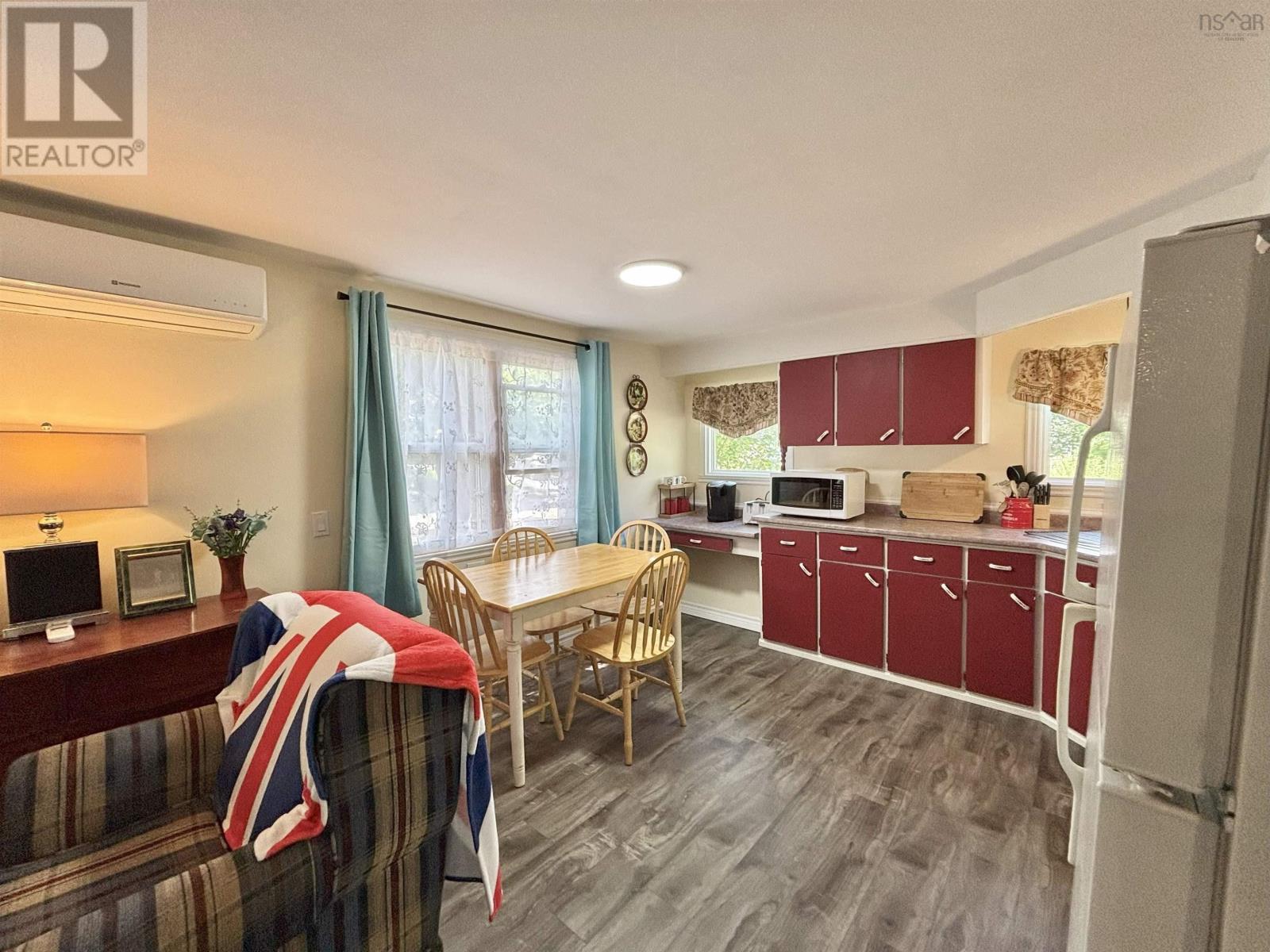 Property 10 of 47 of 8 Paddock Lane