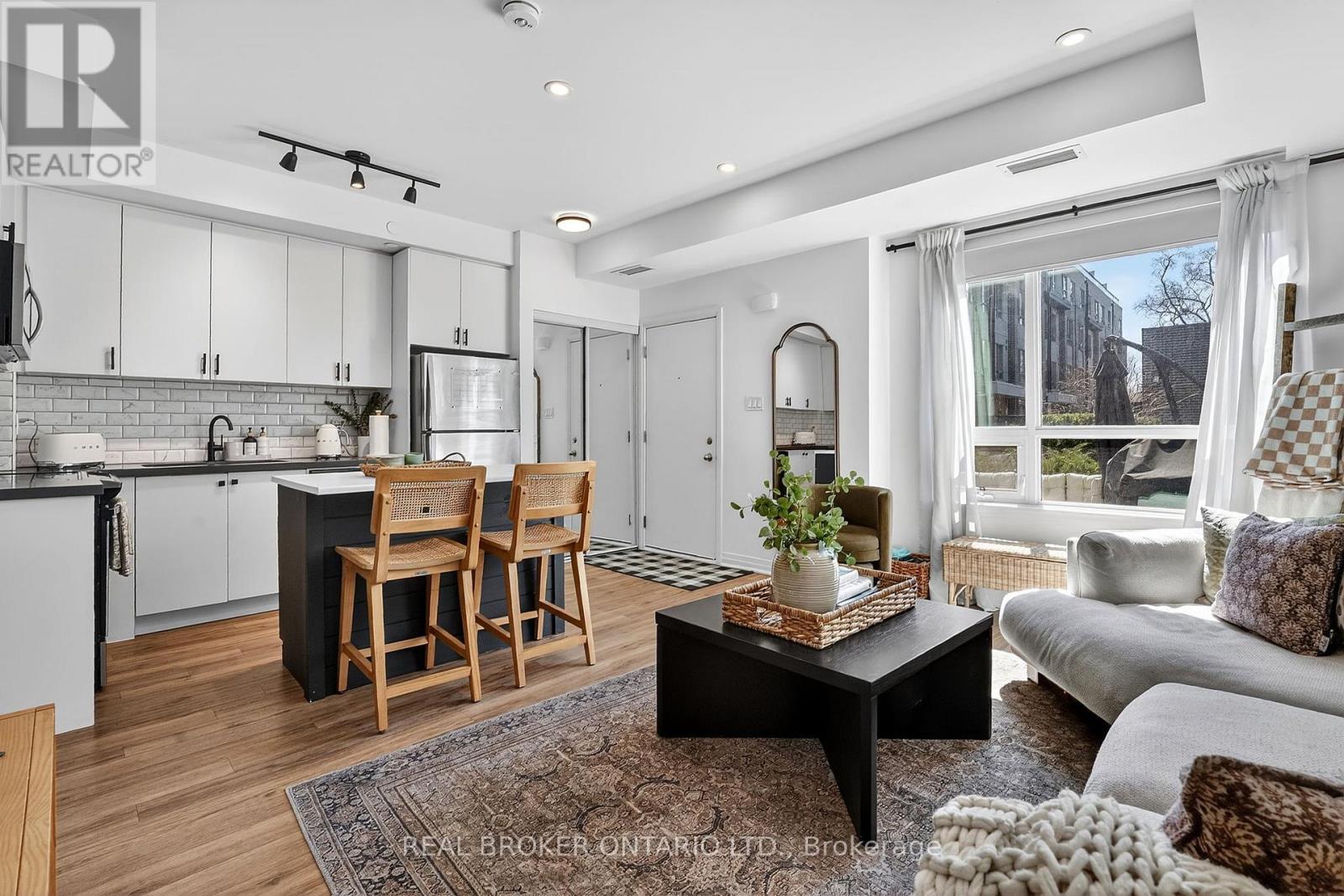 9 - 1238 CAWTHRA ROAD