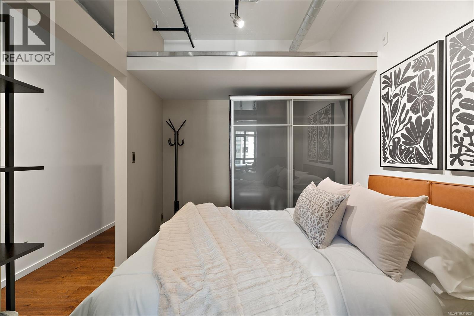 #511 1029 VIEW ST - 8