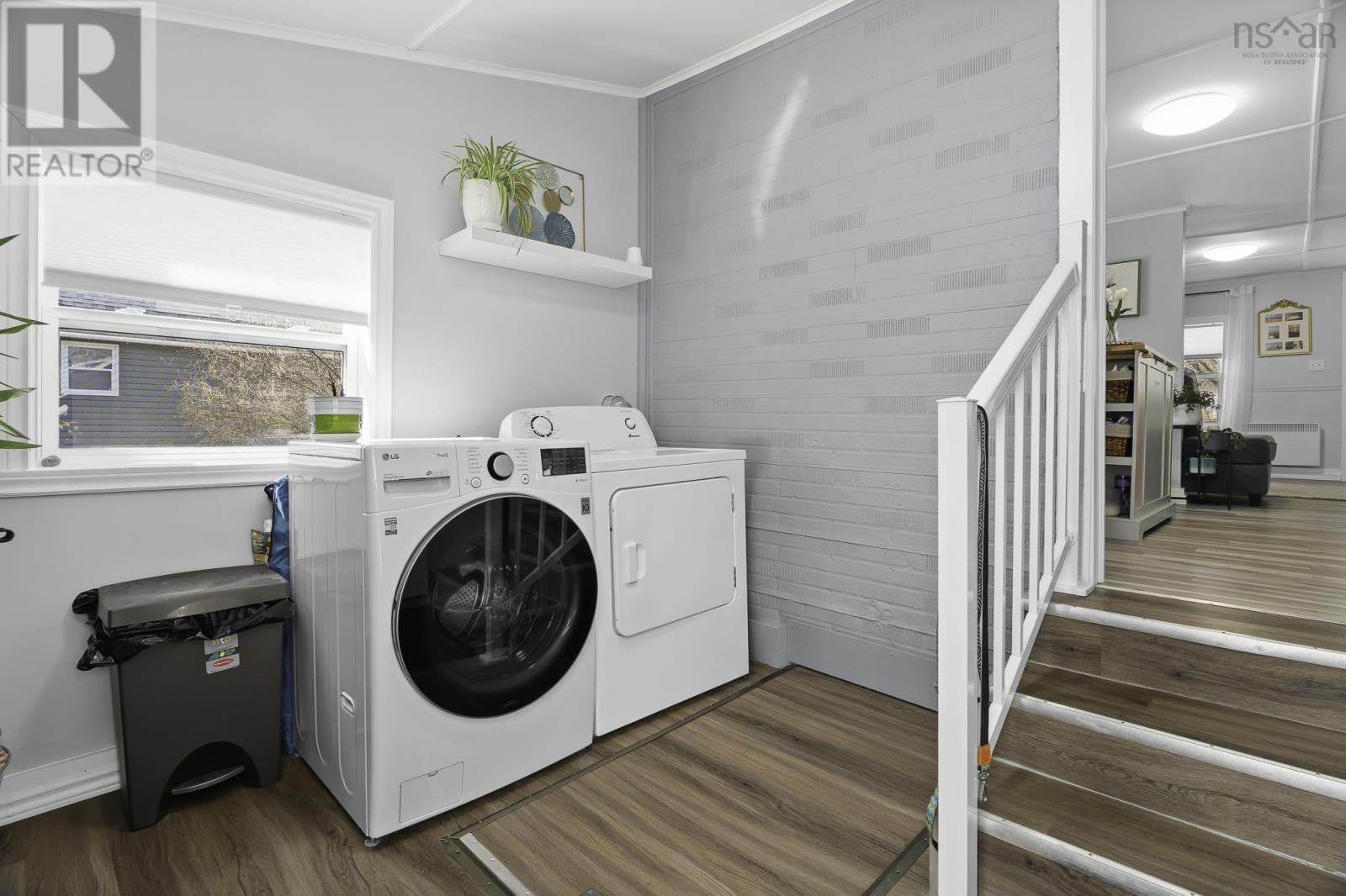 Property 25 of 39 of 215 Oakdene Avenue