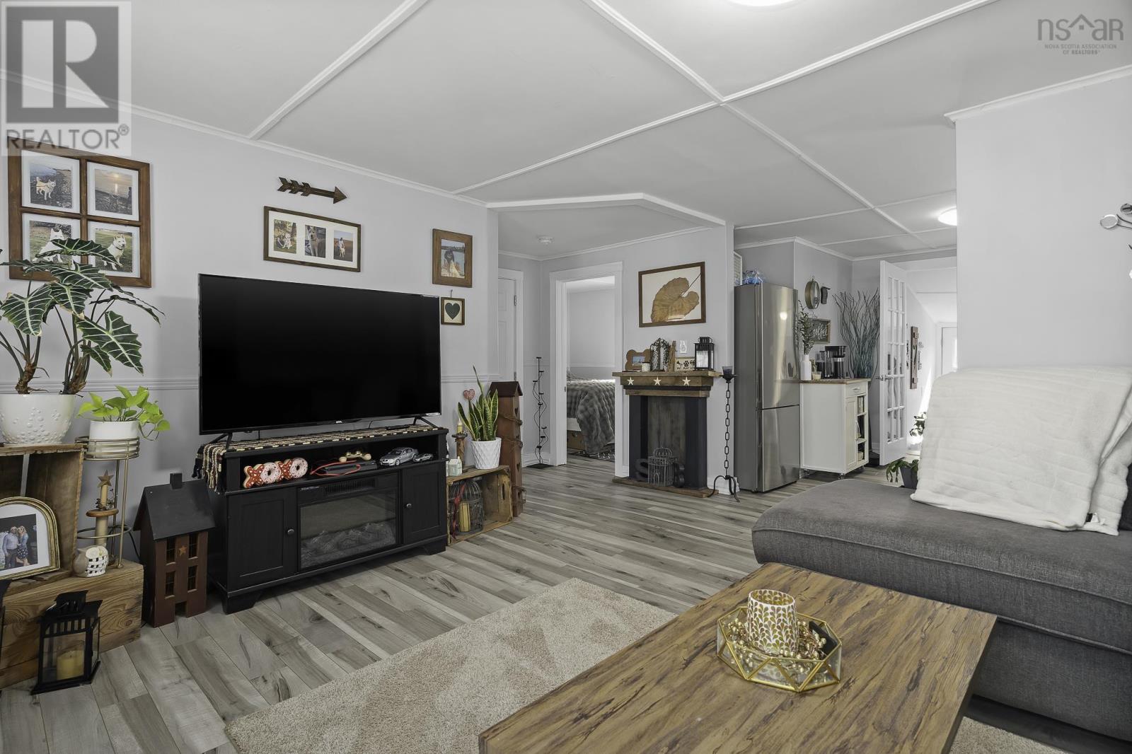 Property 7 of 39 of 215 Oakdene Avenue