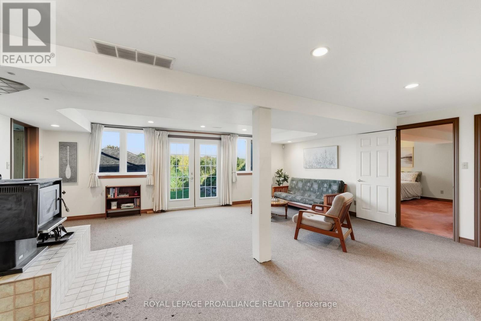 151 CARMAN ROAD - 23