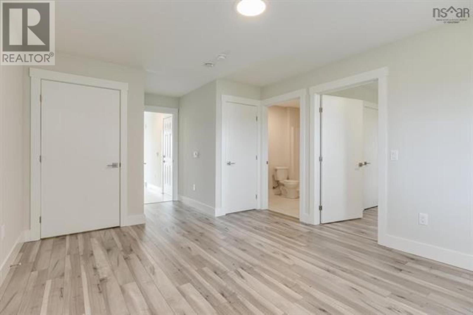 Property 8 of 49 of 3017 16 Zeppelin Crescent