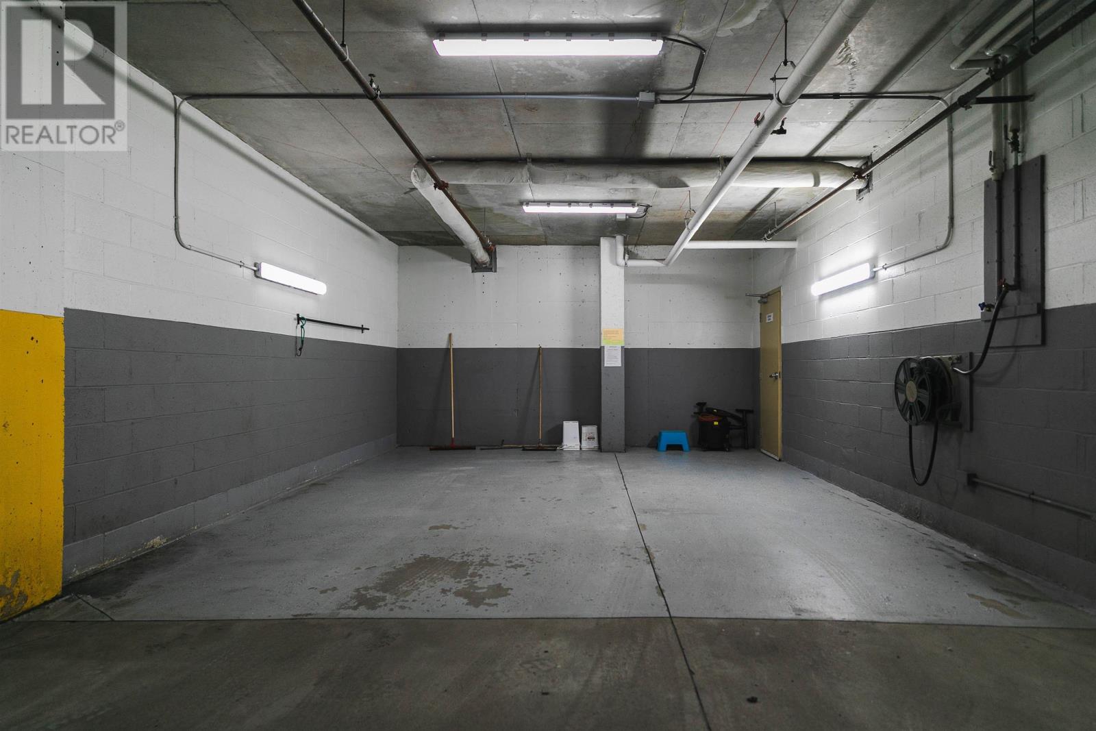 Property 34 of 36 of 306 120 Southgate Drive