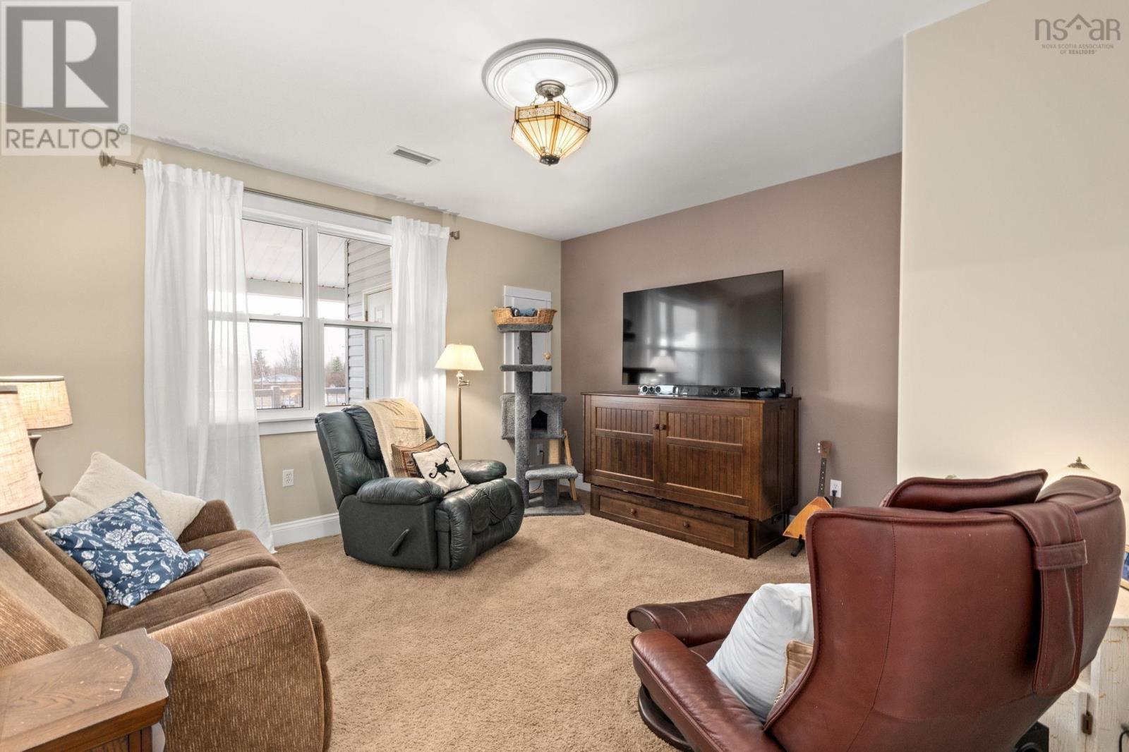 Property 24 of 48 of 302 42 Bigelow Street