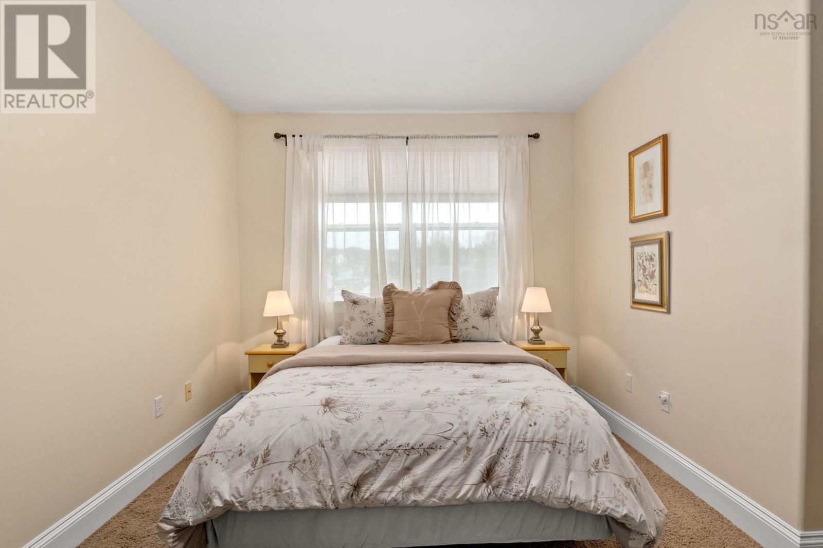 Property 32 of 48 of 302 42 Bigelow Street