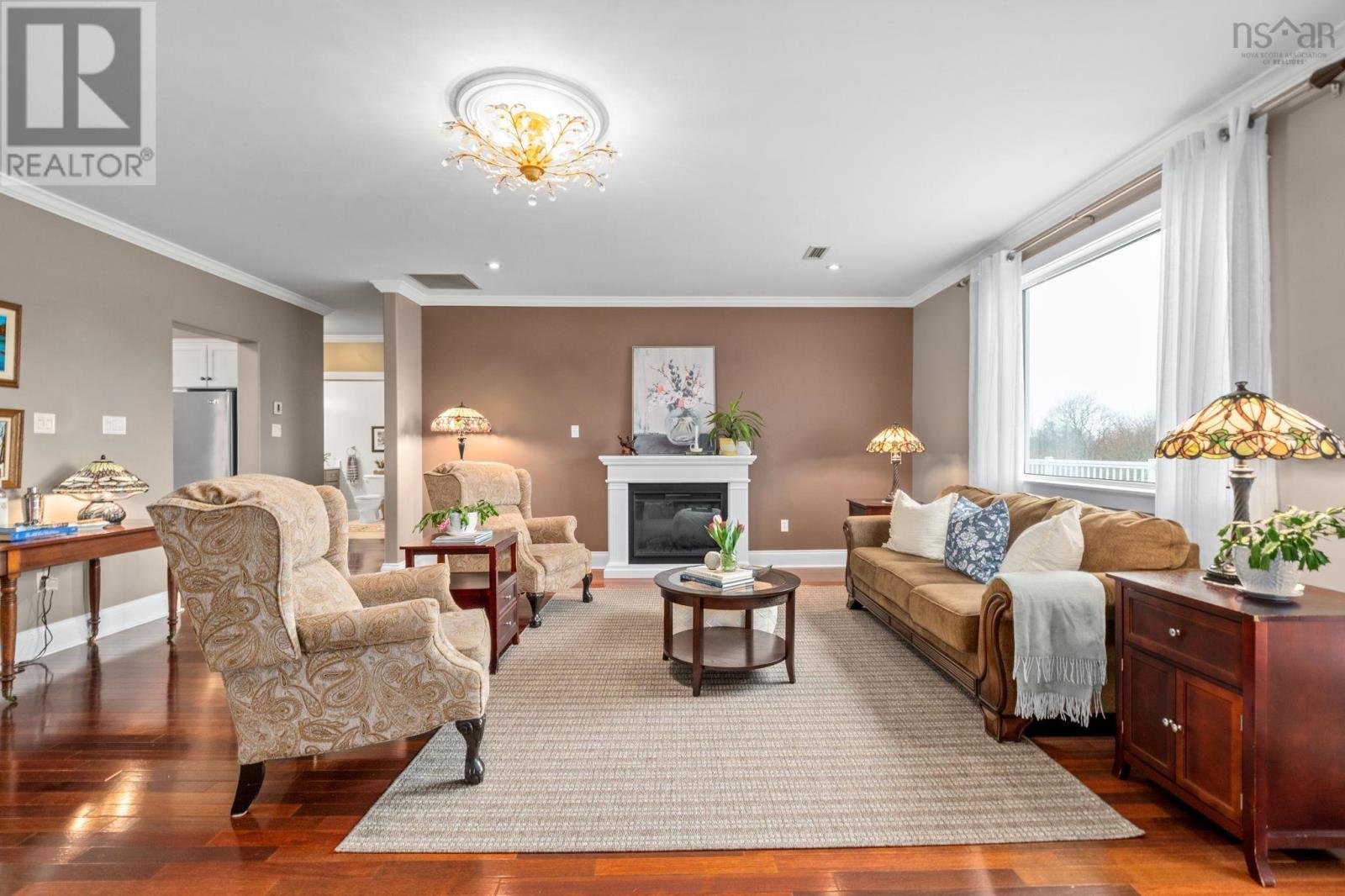 Property 22 of 48 of 302 42 Bigelow Street