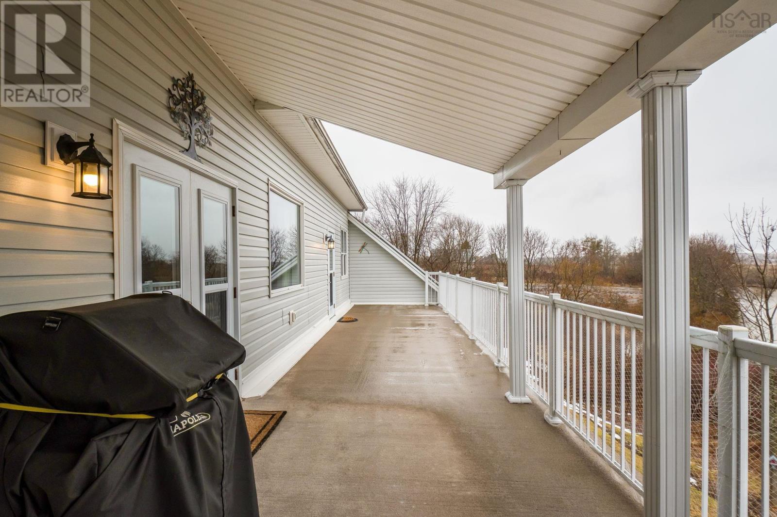 Property 34 of 48 of 302 42 Bigelow Street