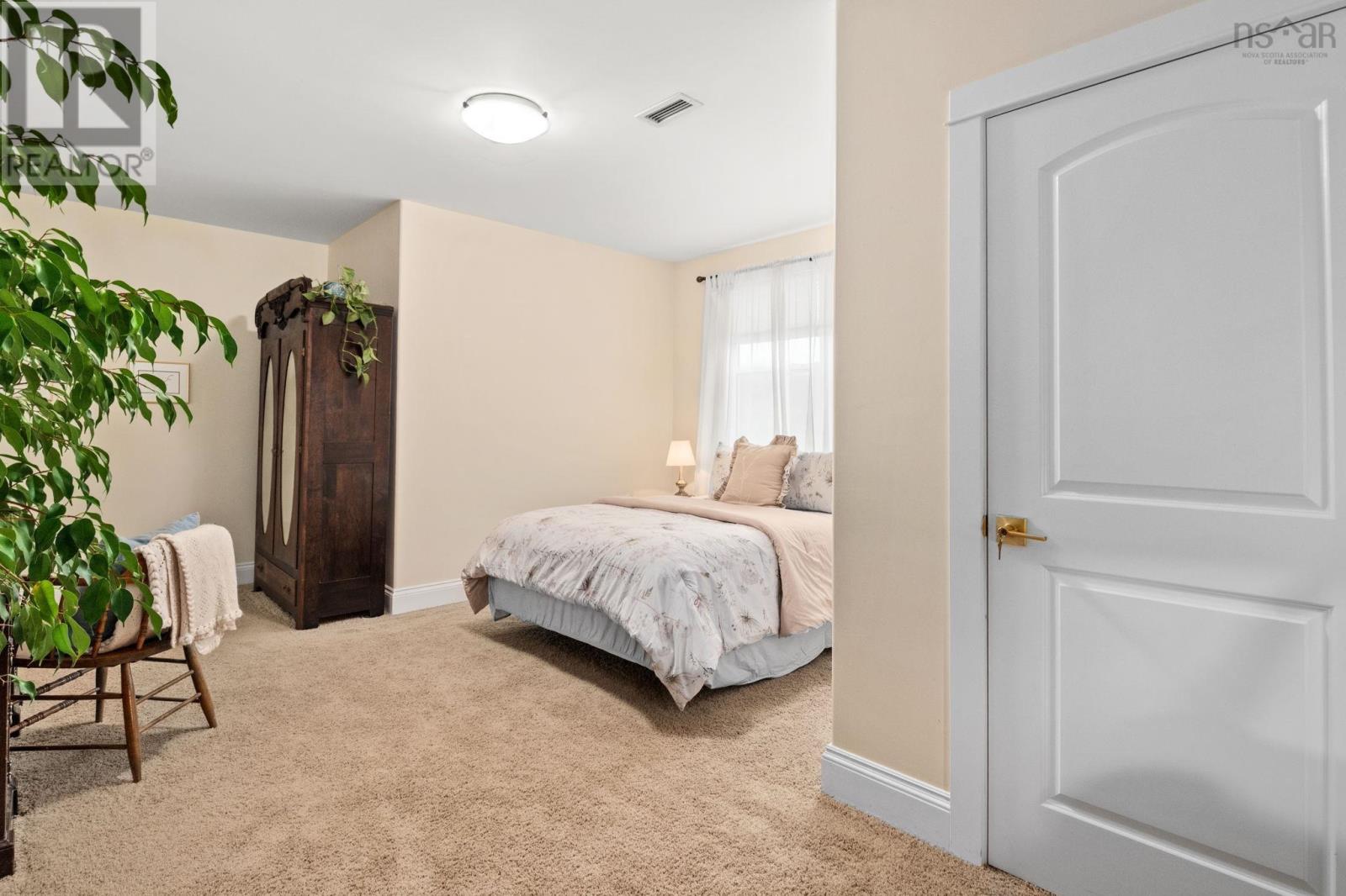 Property 31 of 48 of 302 42 Bigelow Street