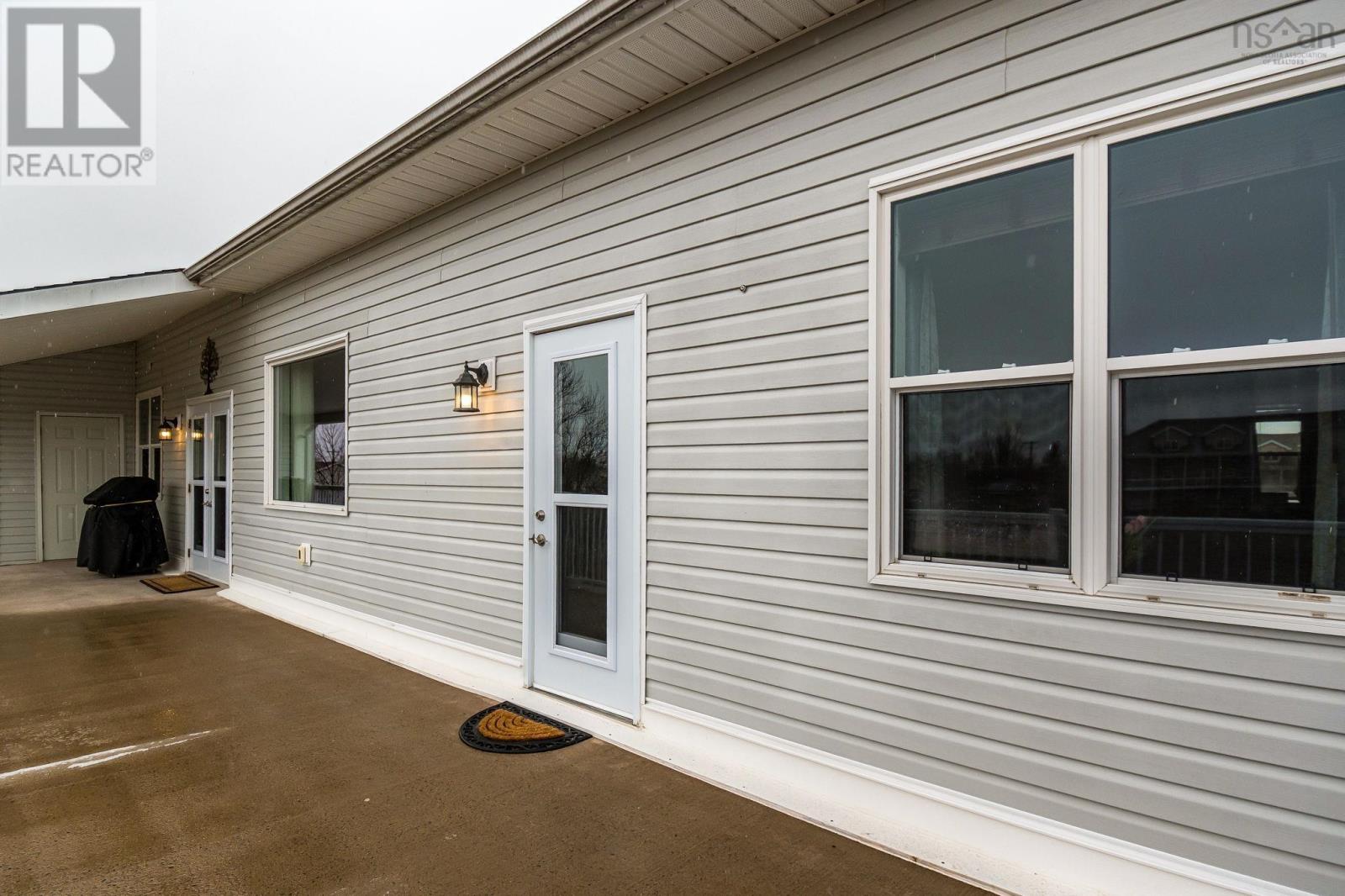 Property 36 of 48 of 302 42 Bigelow Street