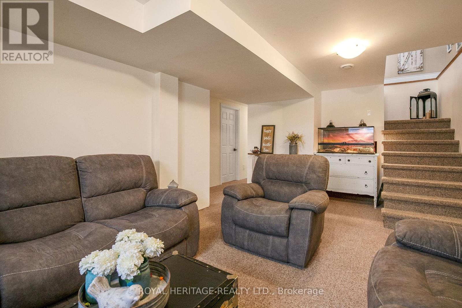 29 THURSTON STREET - 35