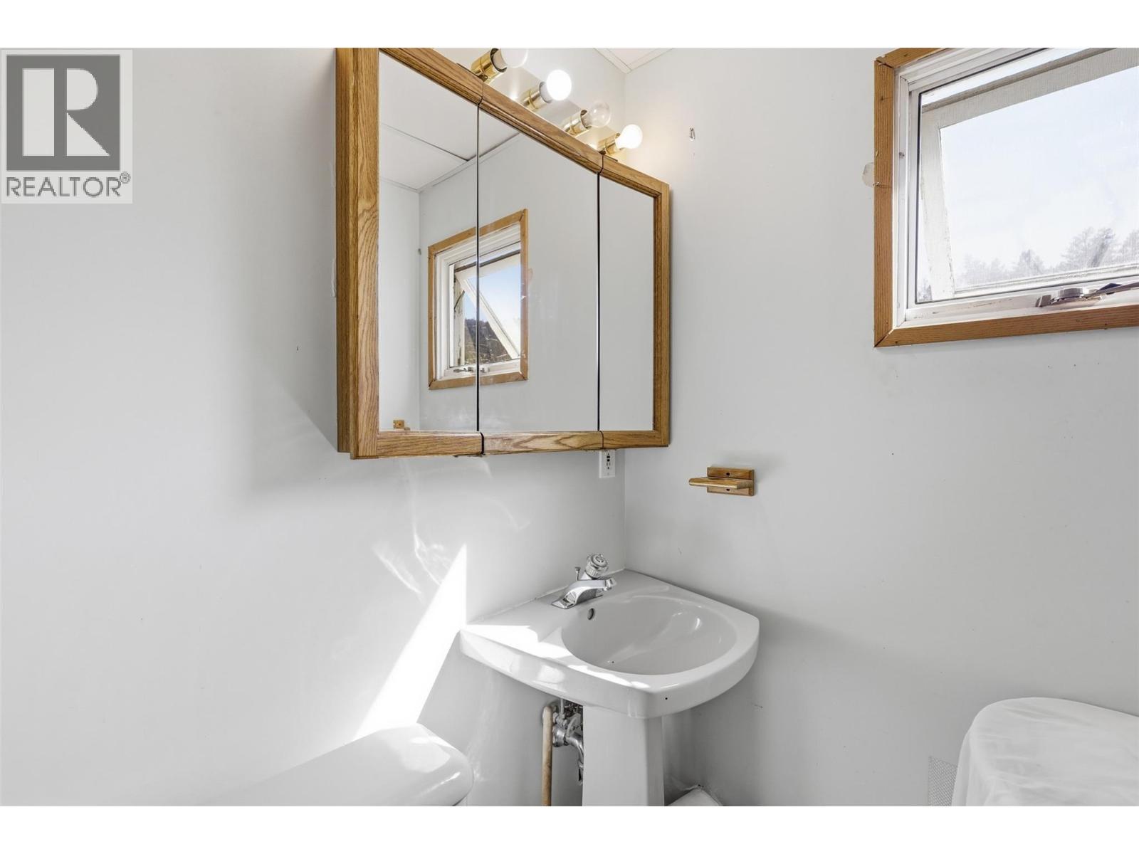 #73 1555 HOWE ROAD - 12