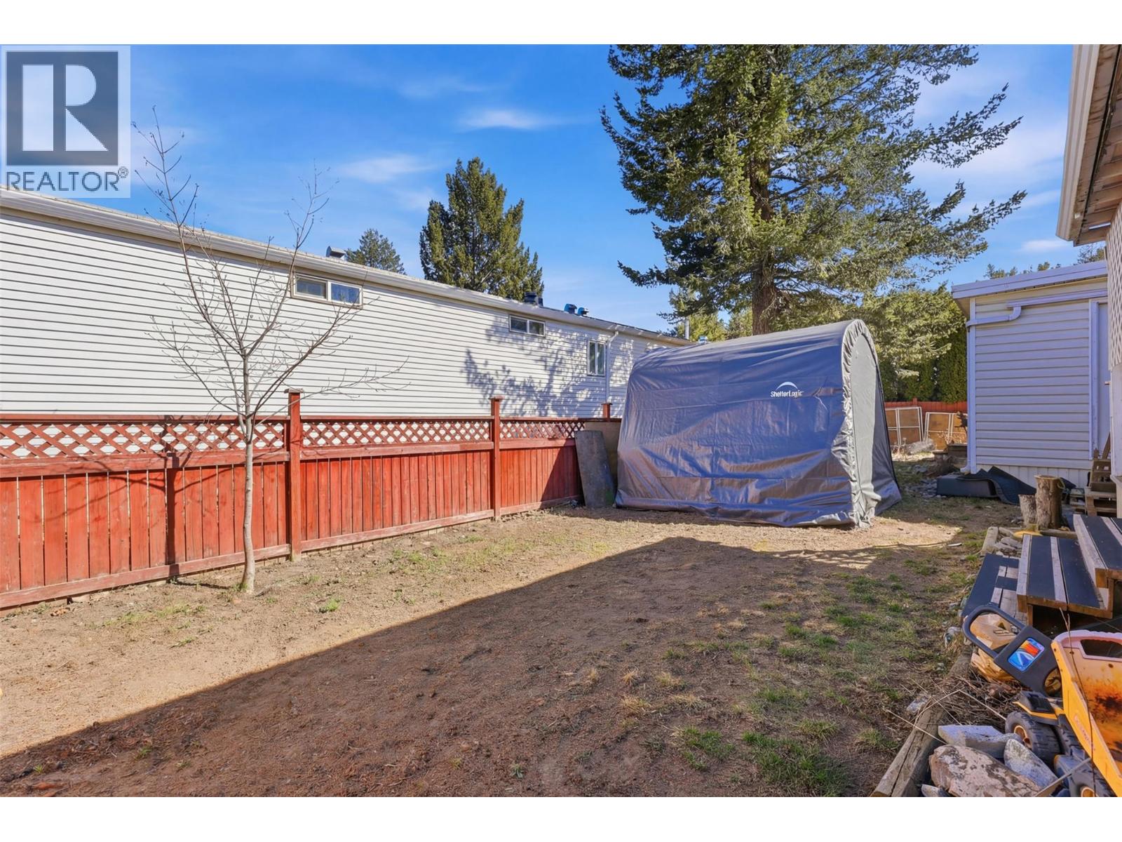 #73 1555 HOWE ROAD - 17