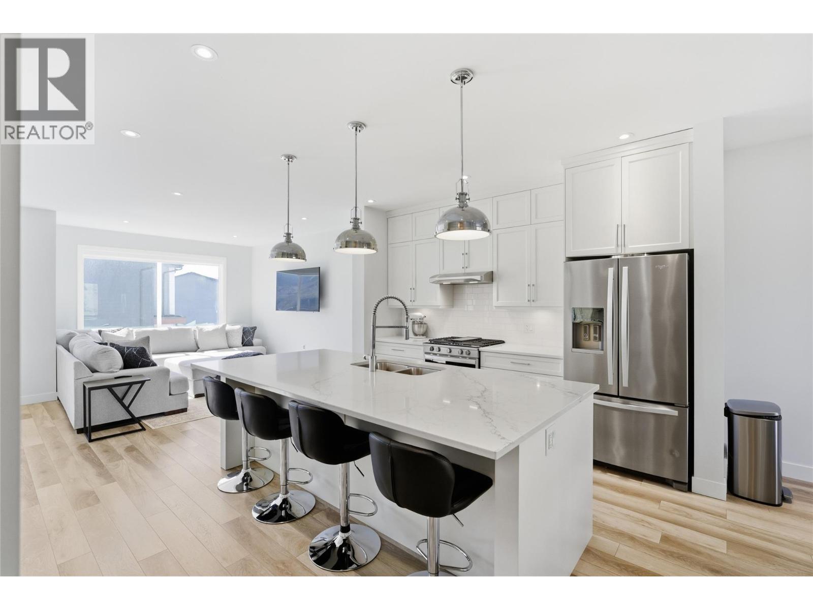 122 RIVER GATE DRIVE - 12