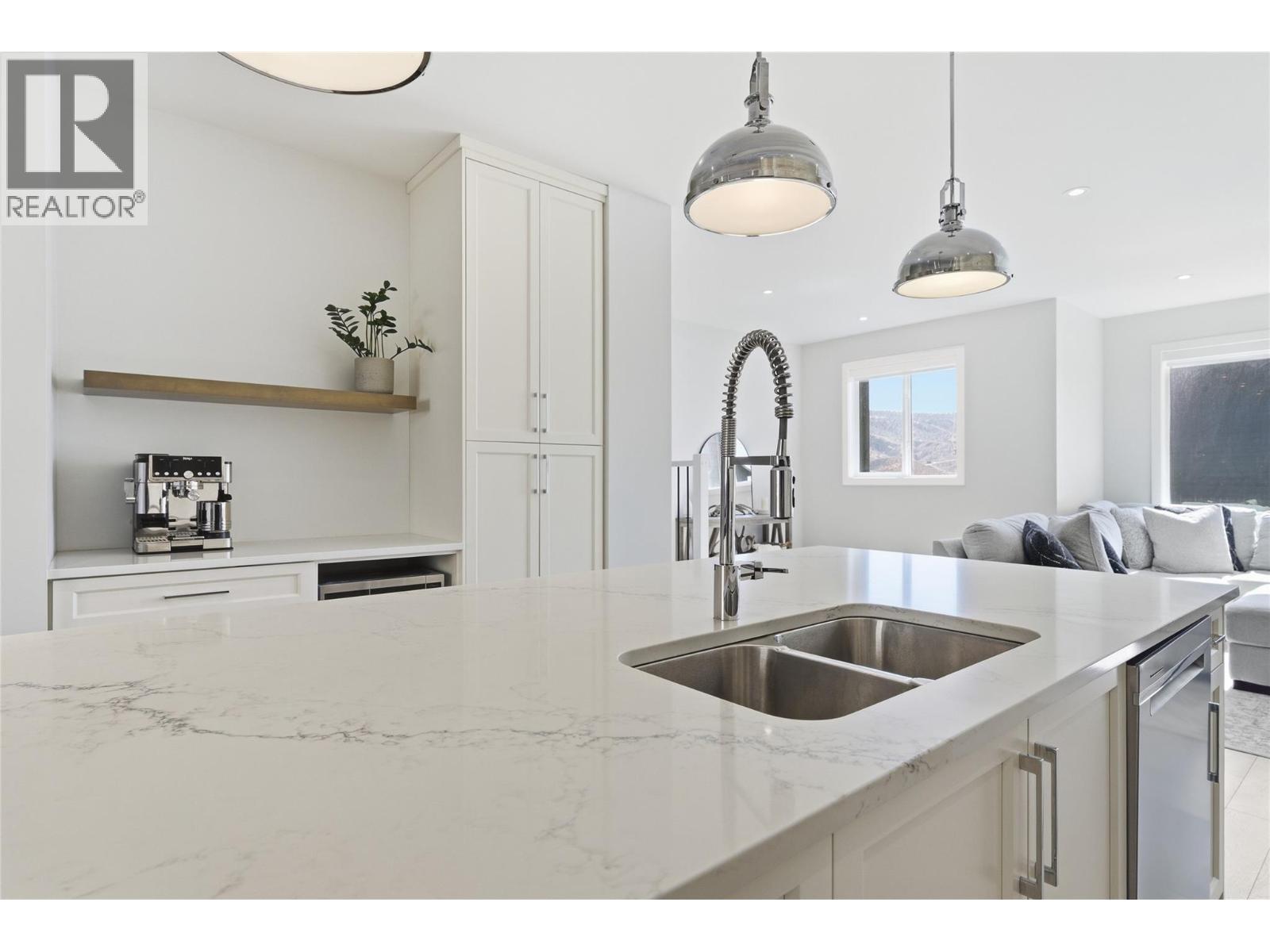 122 RIVER GATE DRIVE - 23