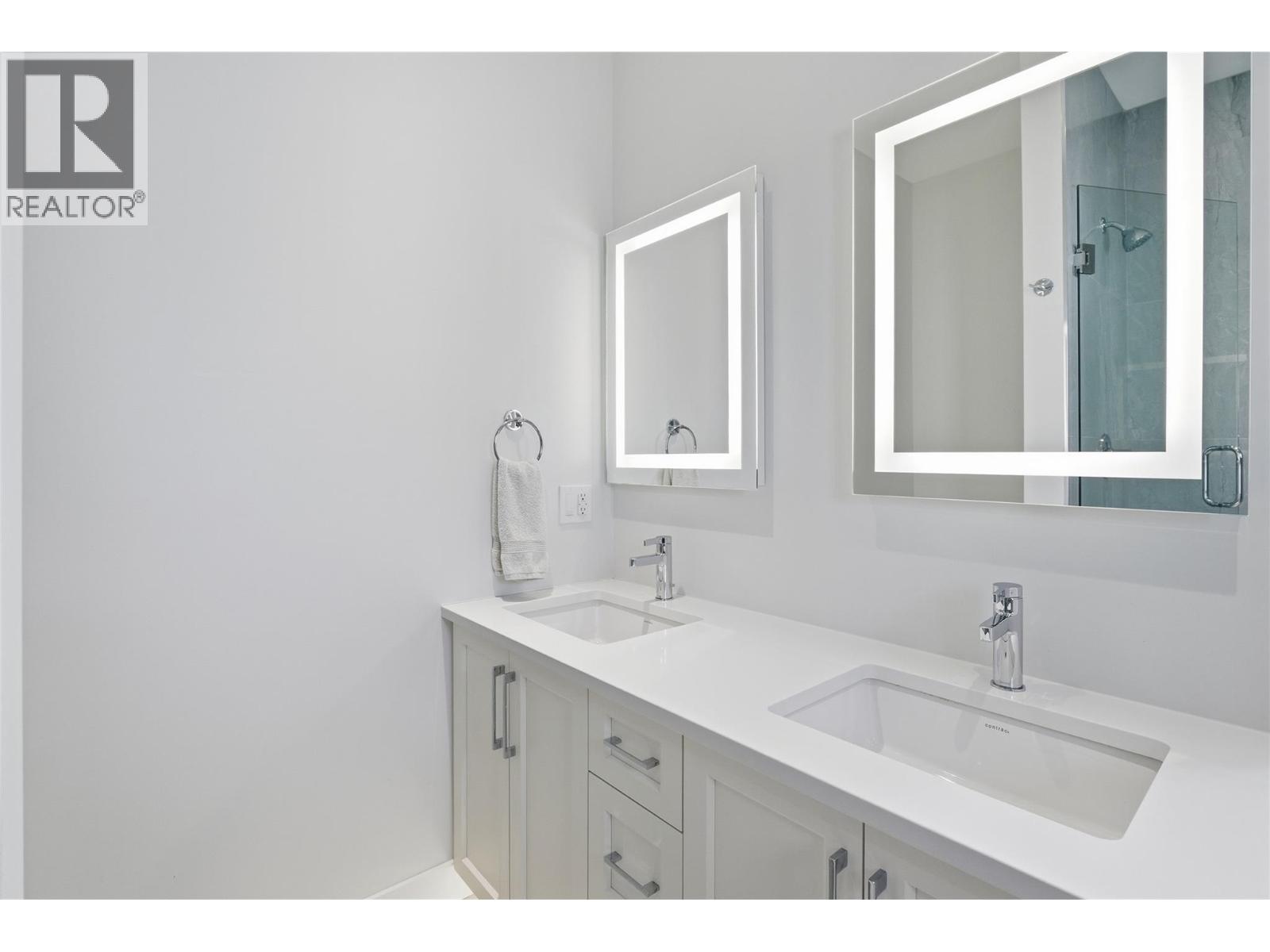 122 RIVER GATE DRIVE - 34