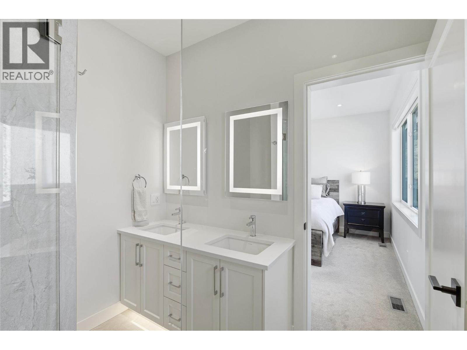 122 RIVER GATE DRIVE - 37